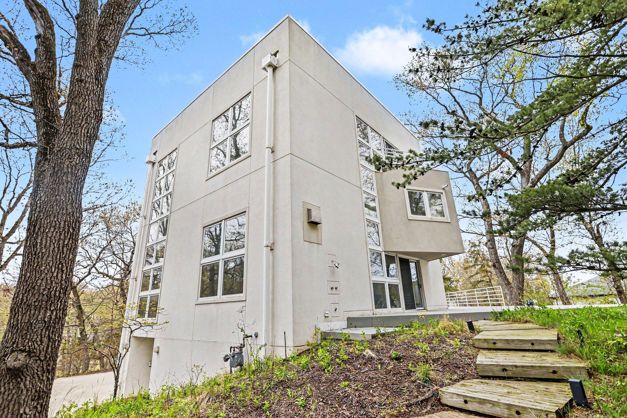 51212 Deer Park Drive New Buffalo MI 49117