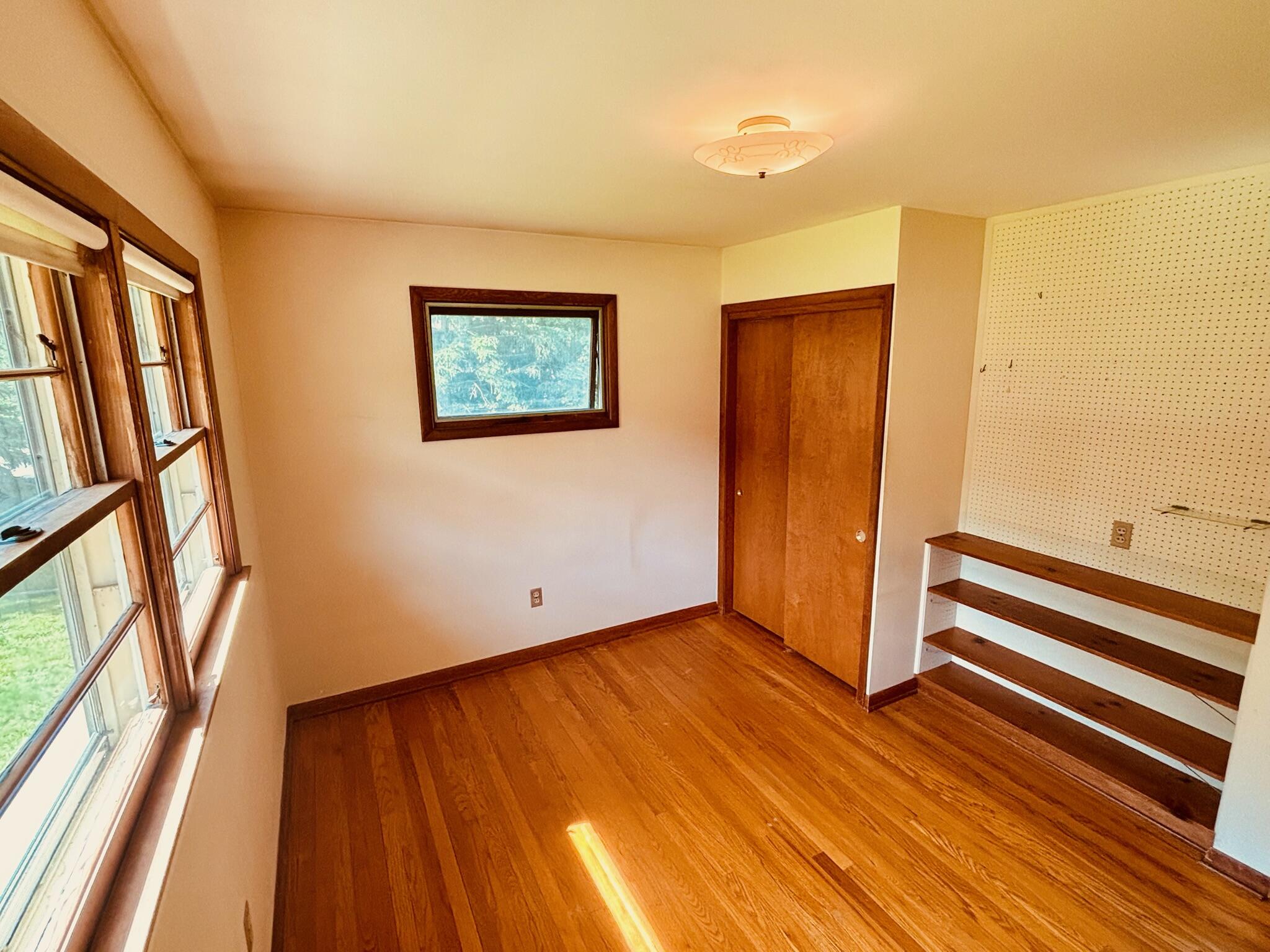 1909 Perkins Avenue NE Grand Rapids MI 49505