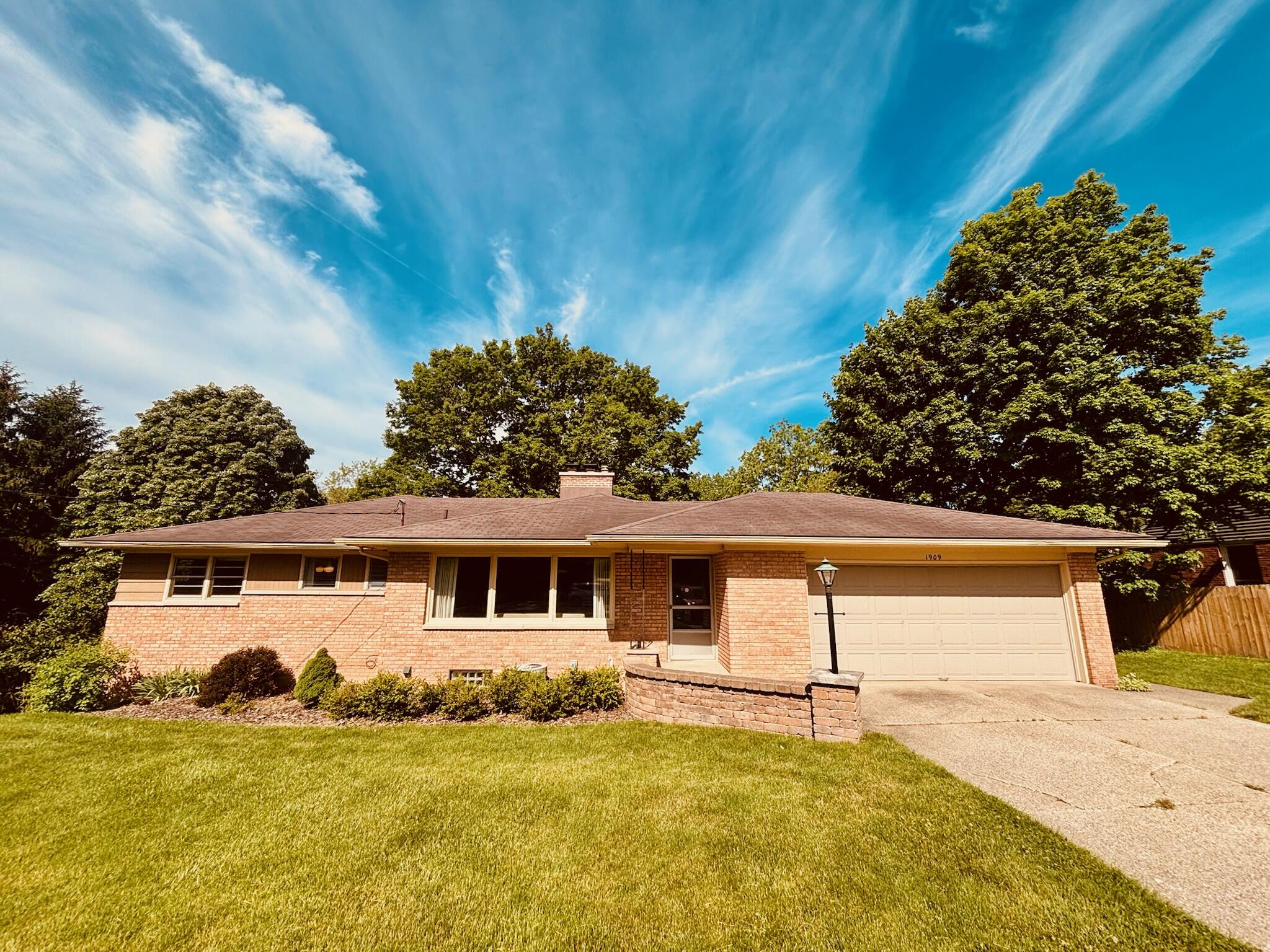 1909 Perkins Avenue NE Grand Rapids MI 49505