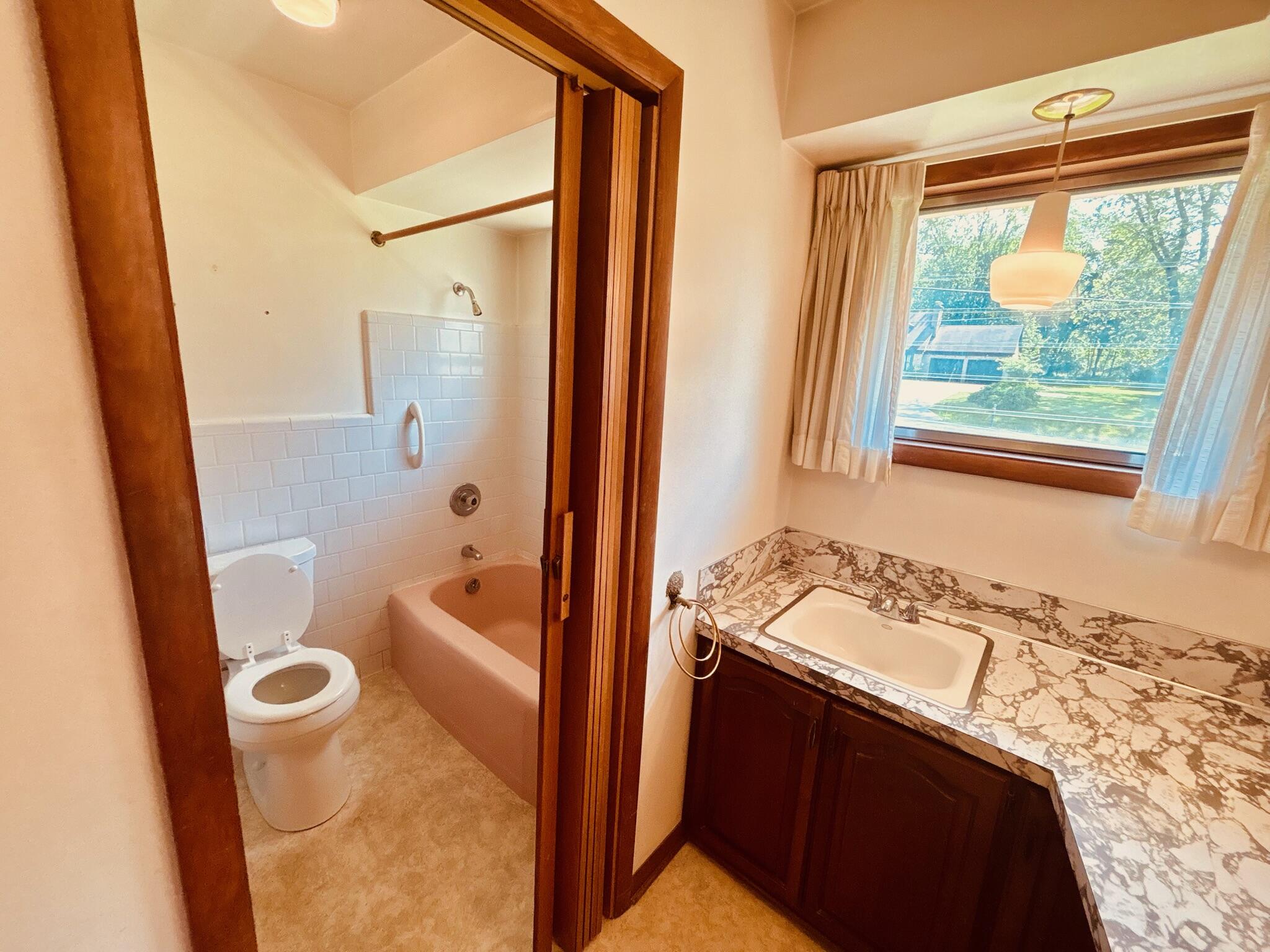 1909 Perkins Avenue NE Grand Rapids MI 49505