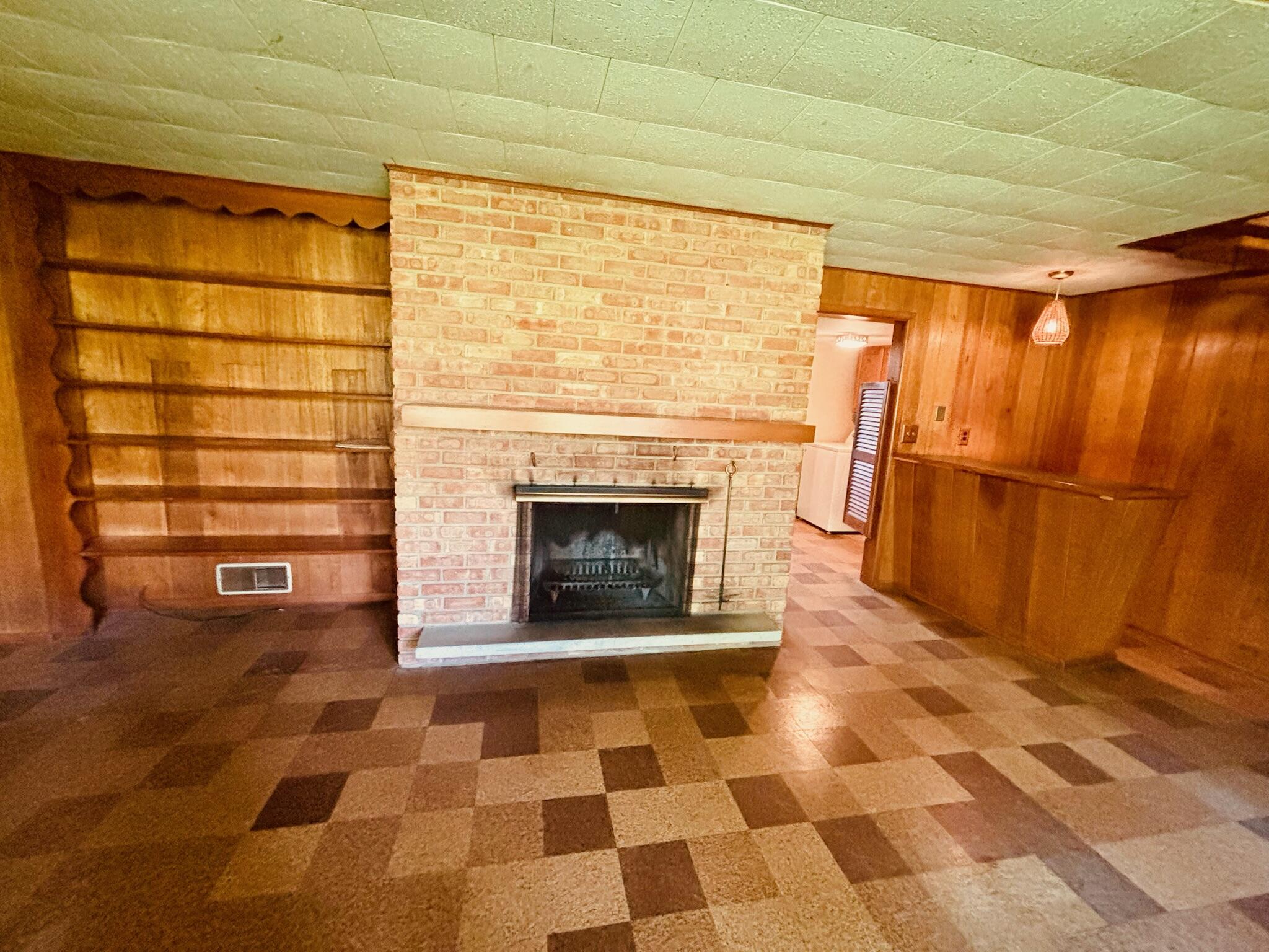 1909 Perkins Avenue NE Grand Rapids MI 49505