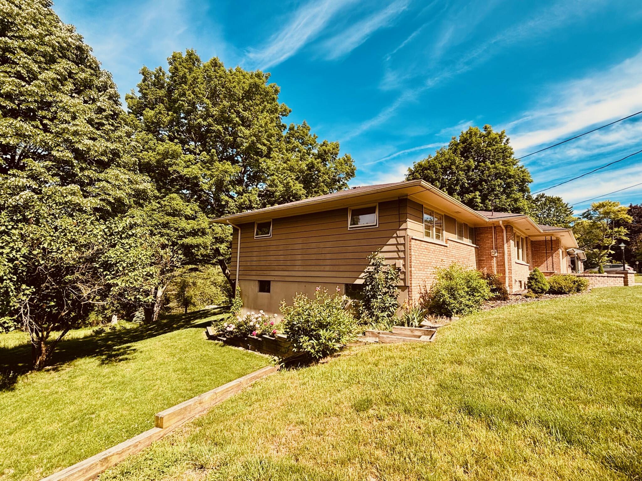 1909 Perkins Avenue NE Grand Rapids MI 49505
