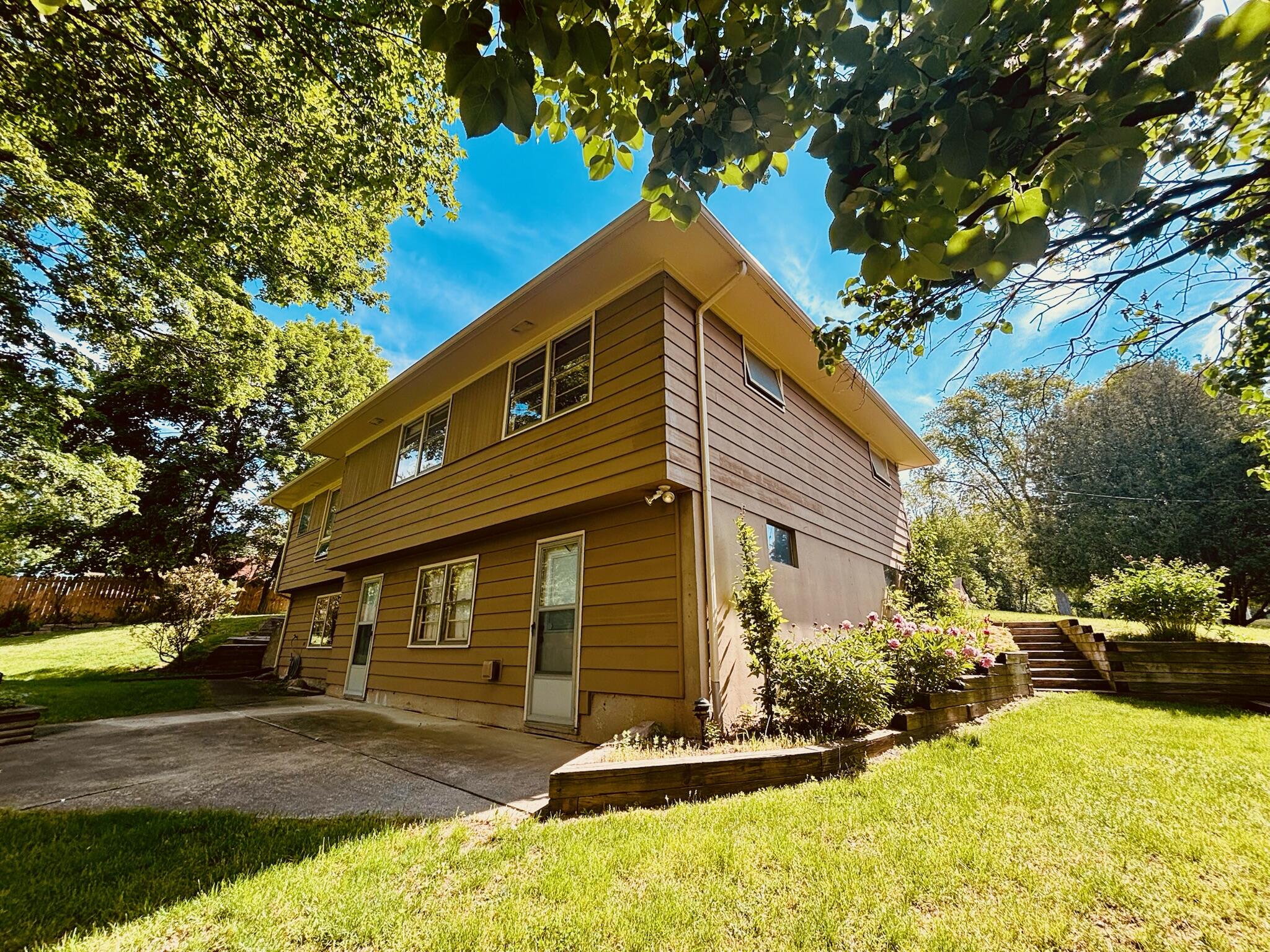 1909 Perkins Avenue NE Grand Rapids MI 49505
