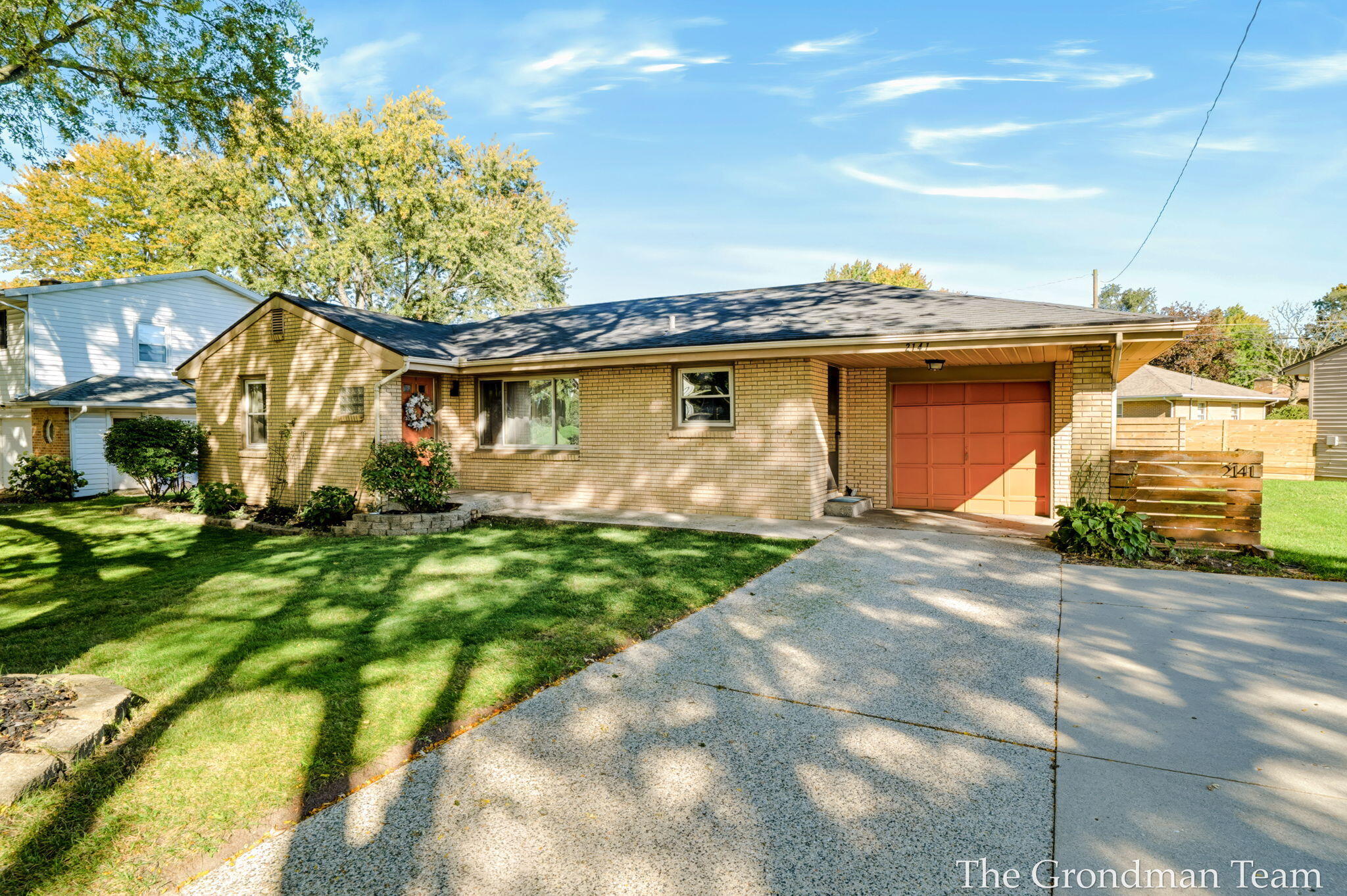 2141 Apple Avenue NW Grand Rapids MI 49504