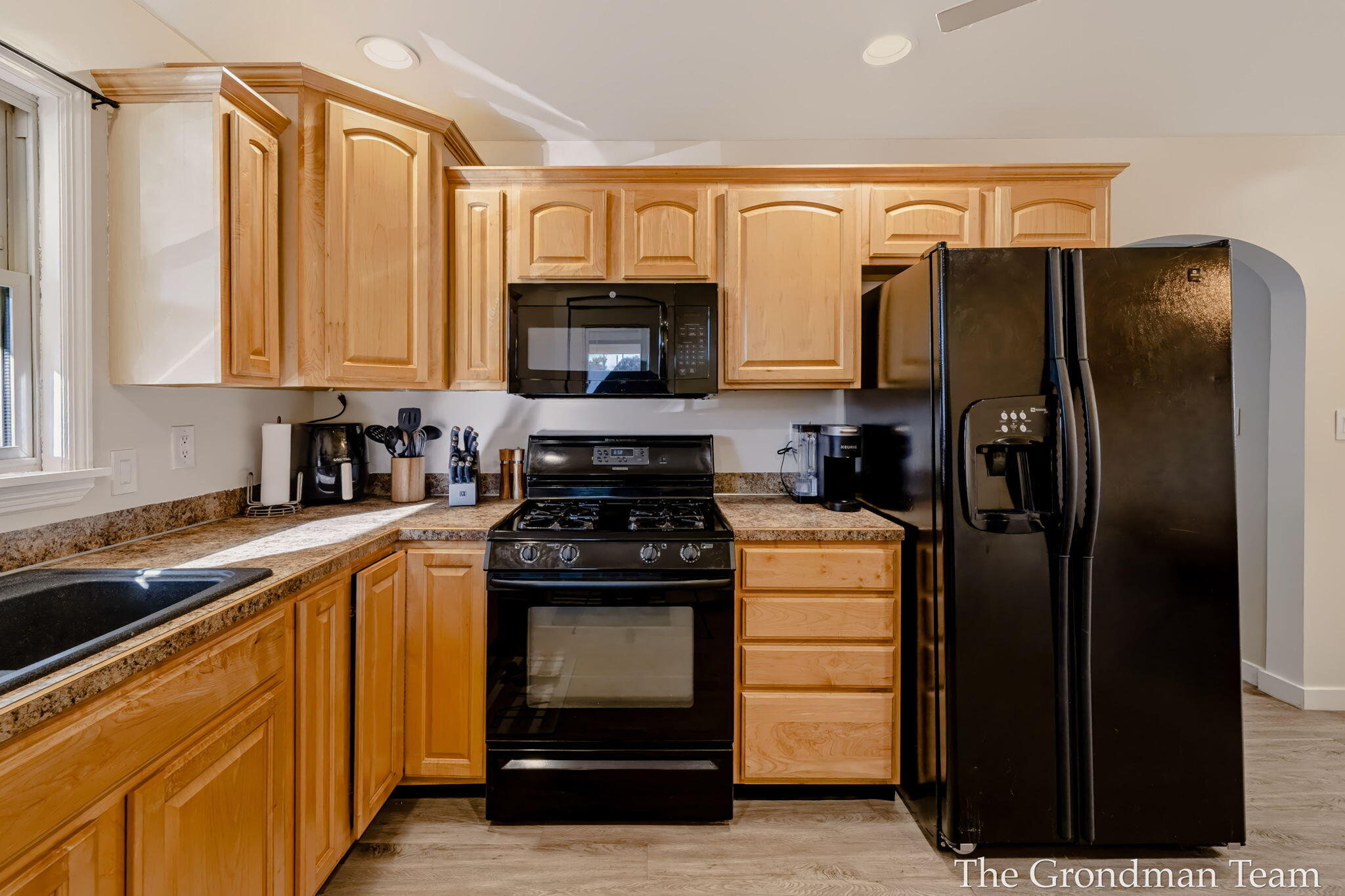 2141 Apple Avenue NW Grand Rapids MI 49504