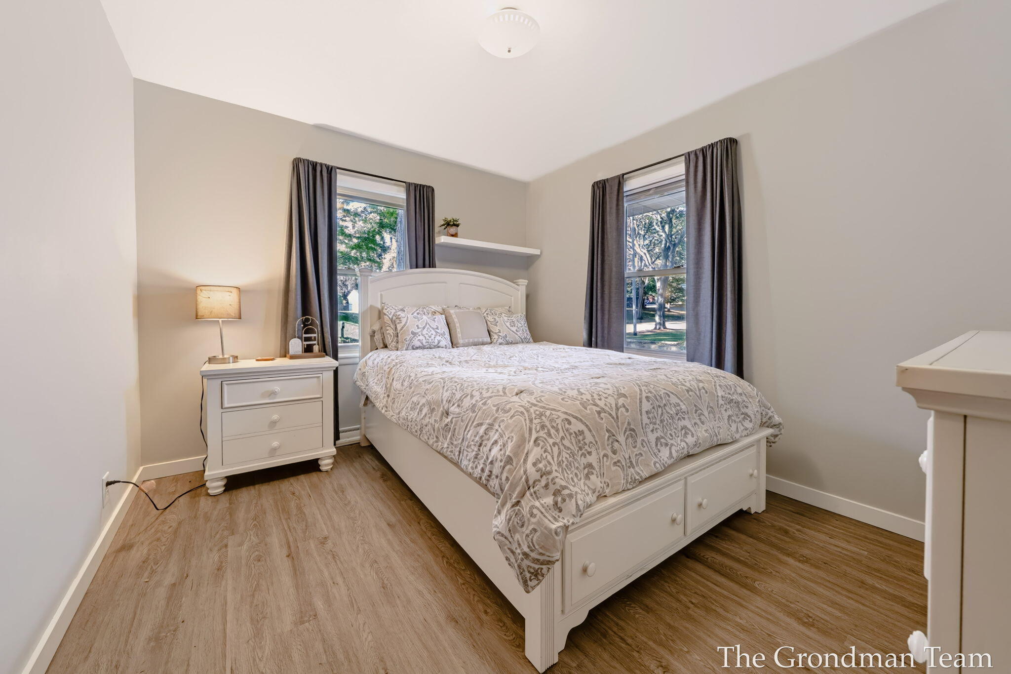 2141 Apple Avenue NW Grand Rapids MI 49504