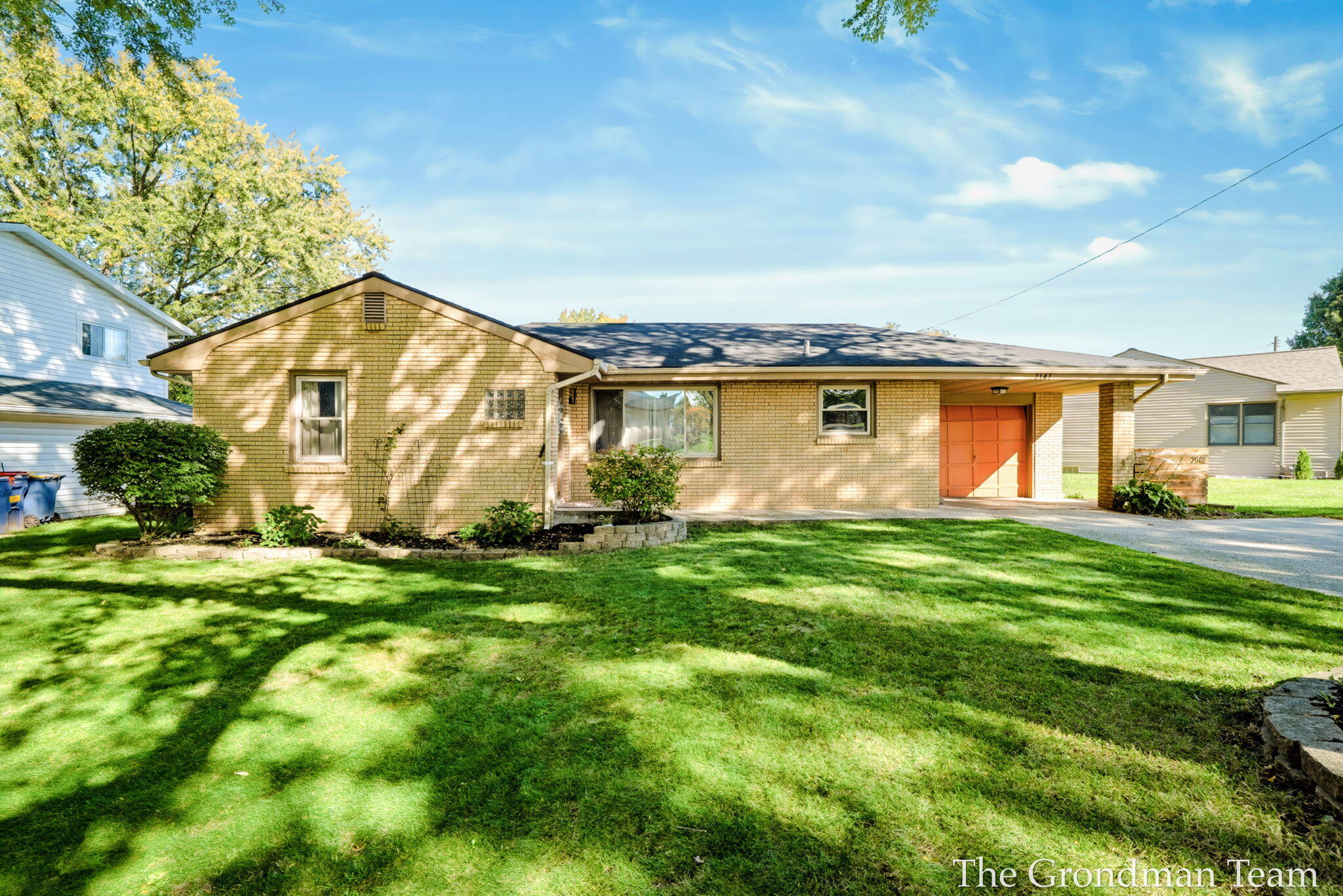 2141 Apple Avenue NW Grand Rapids MI 49504