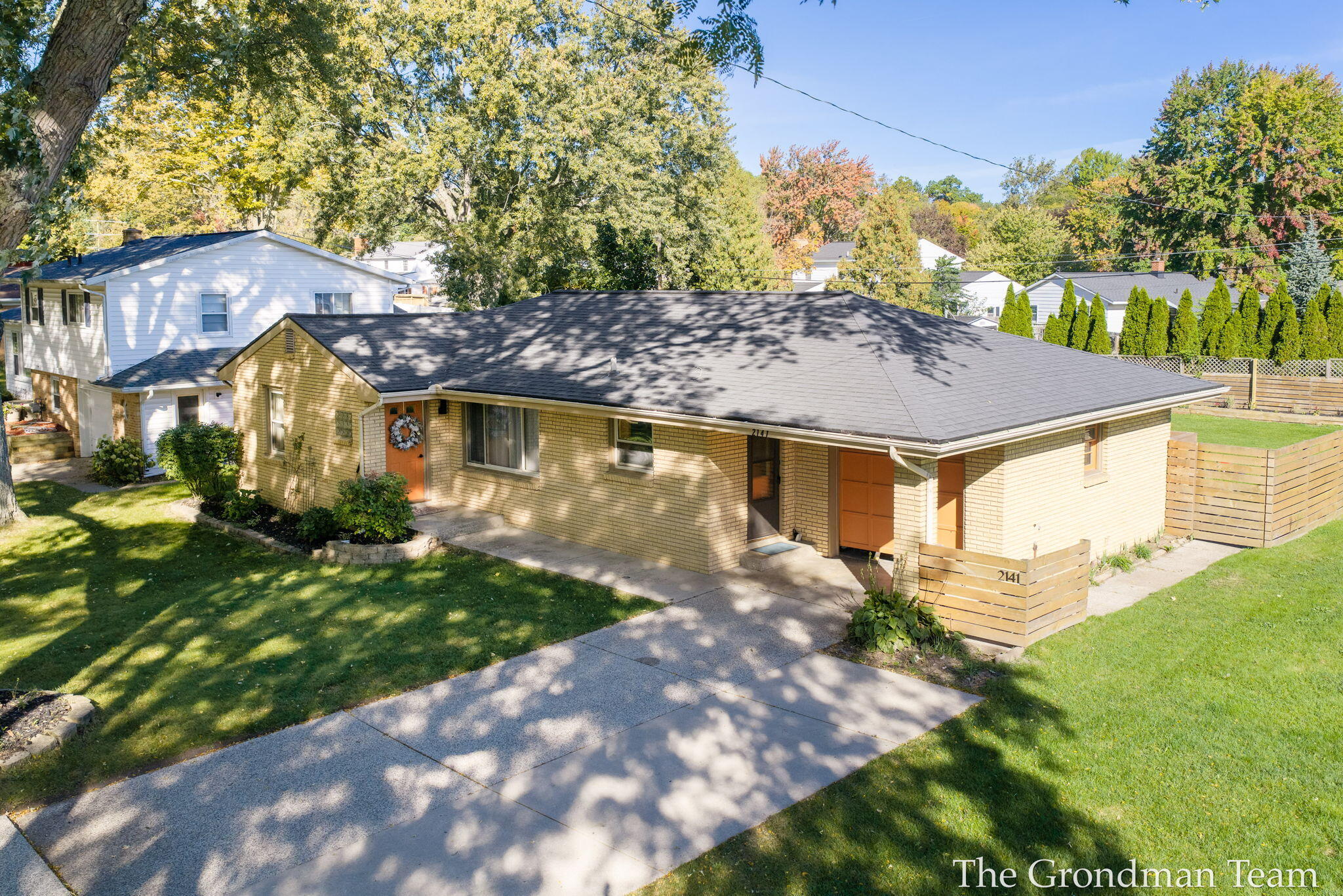 2141 Apple Avenue NW Grand Rapids MI 49504