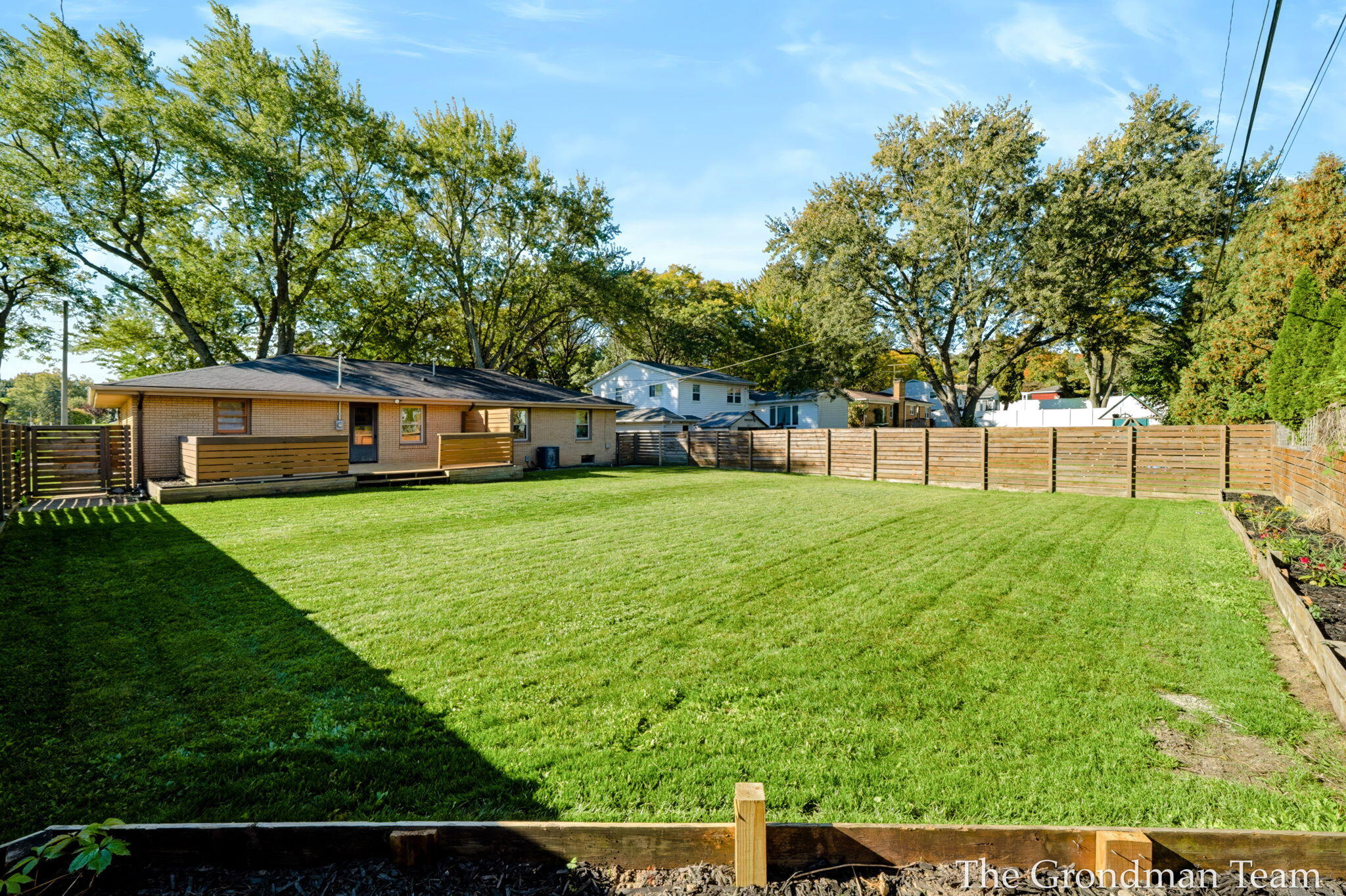 2141 Apple Avenue NW Grand Rapids MI 49504