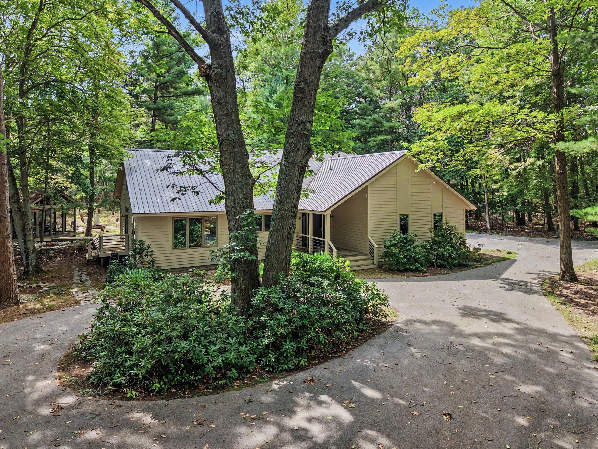 1439 W Sternberg Road Norton Shores MI 49441