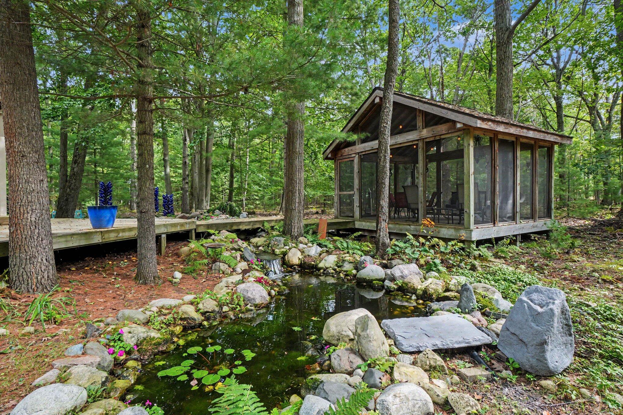 1439 W Sternberg Road Norton Shores MI 49441