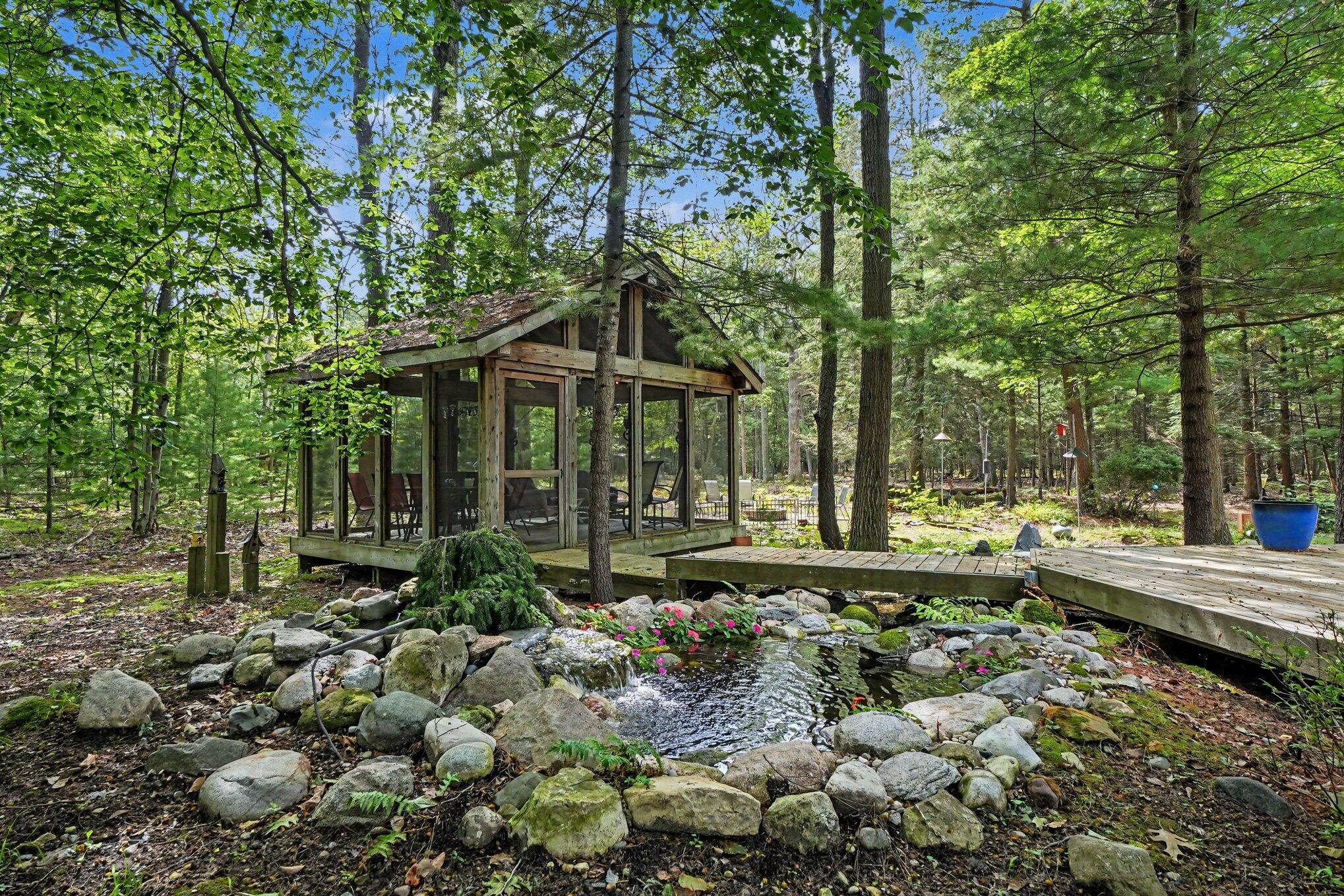 1439 W Sternberg Road Norton Shores MI 49441