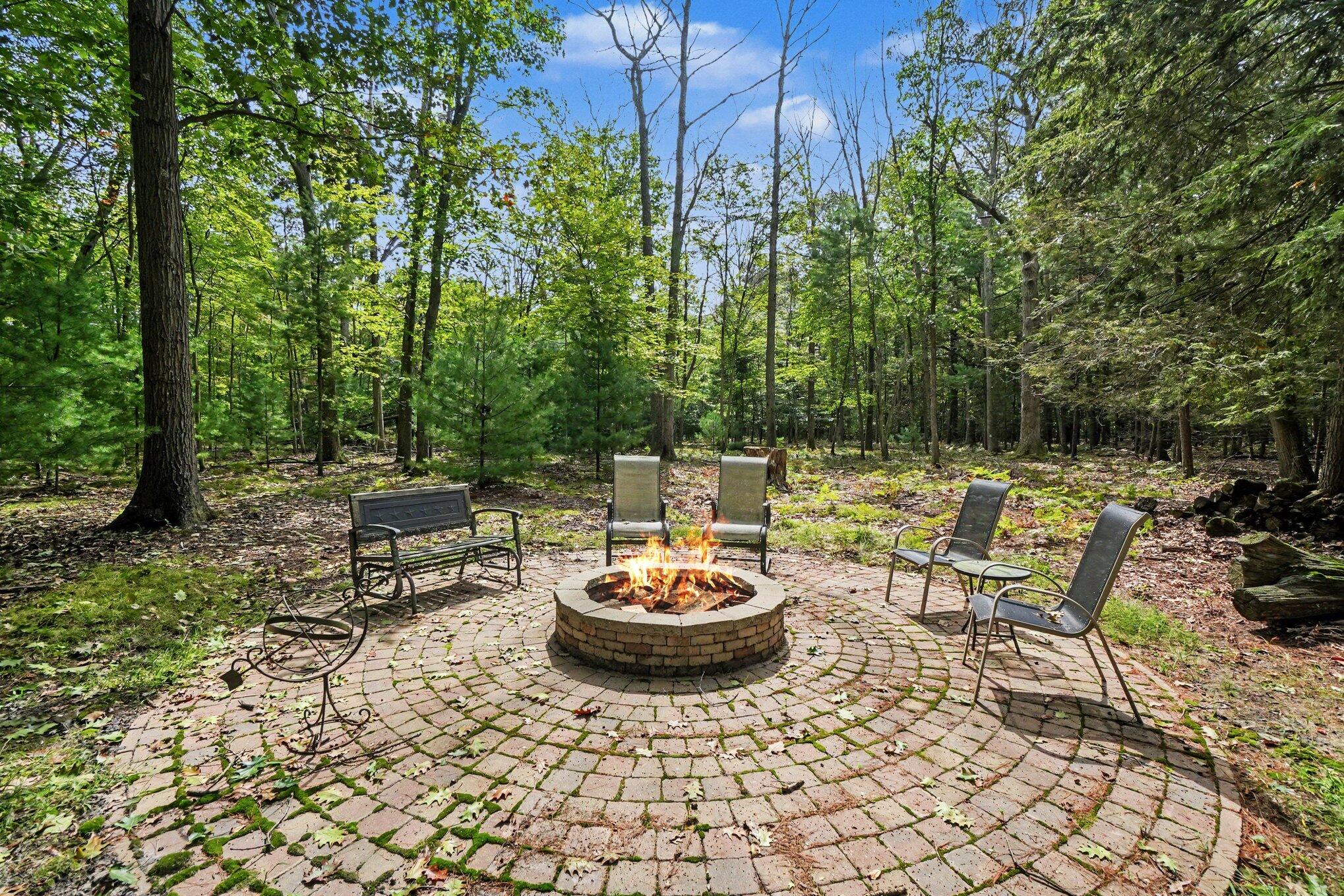 1439 W Sternberg Road Norton Shores MI 49441