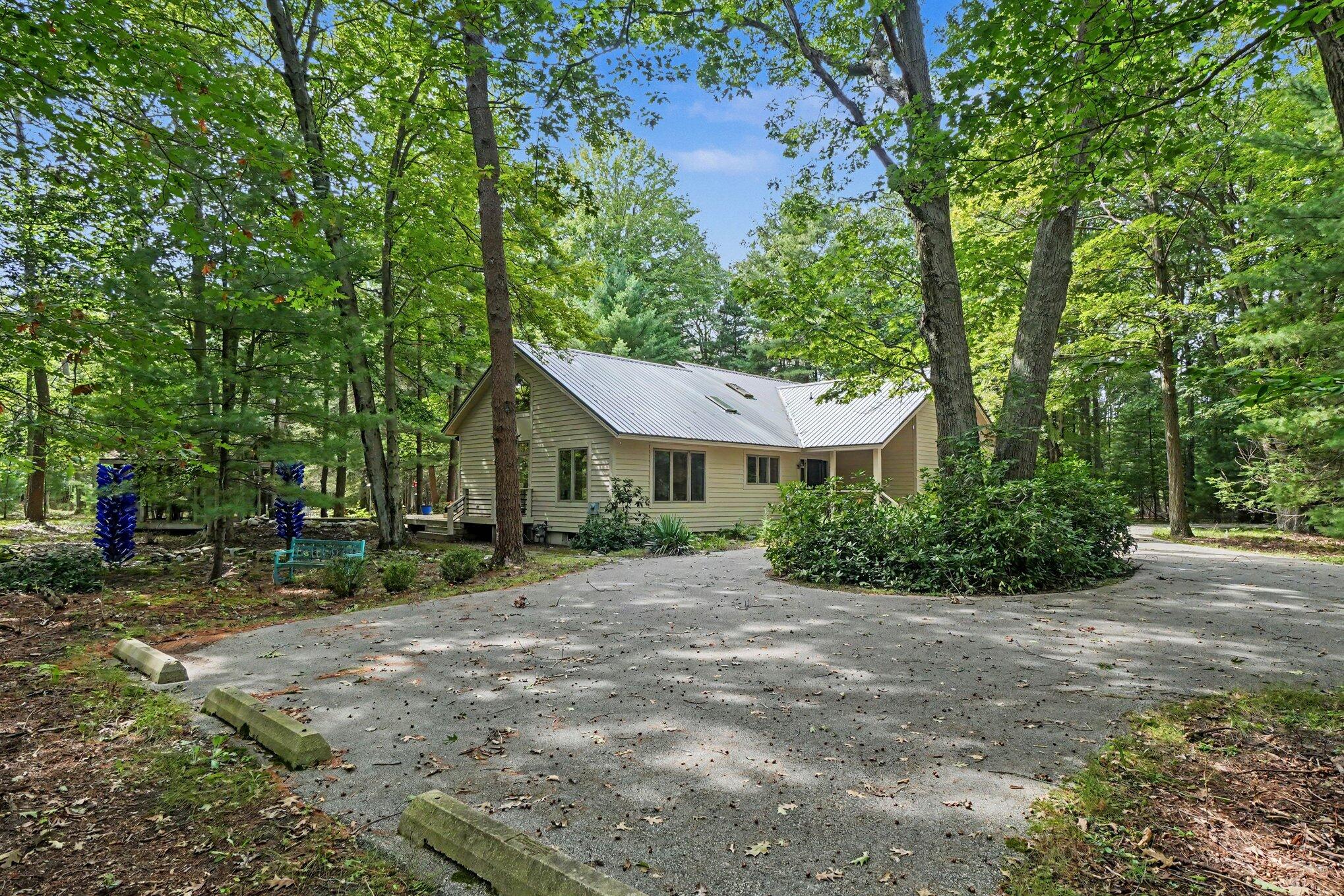 1439 W Sternberg Road Norton Shores MI 49441