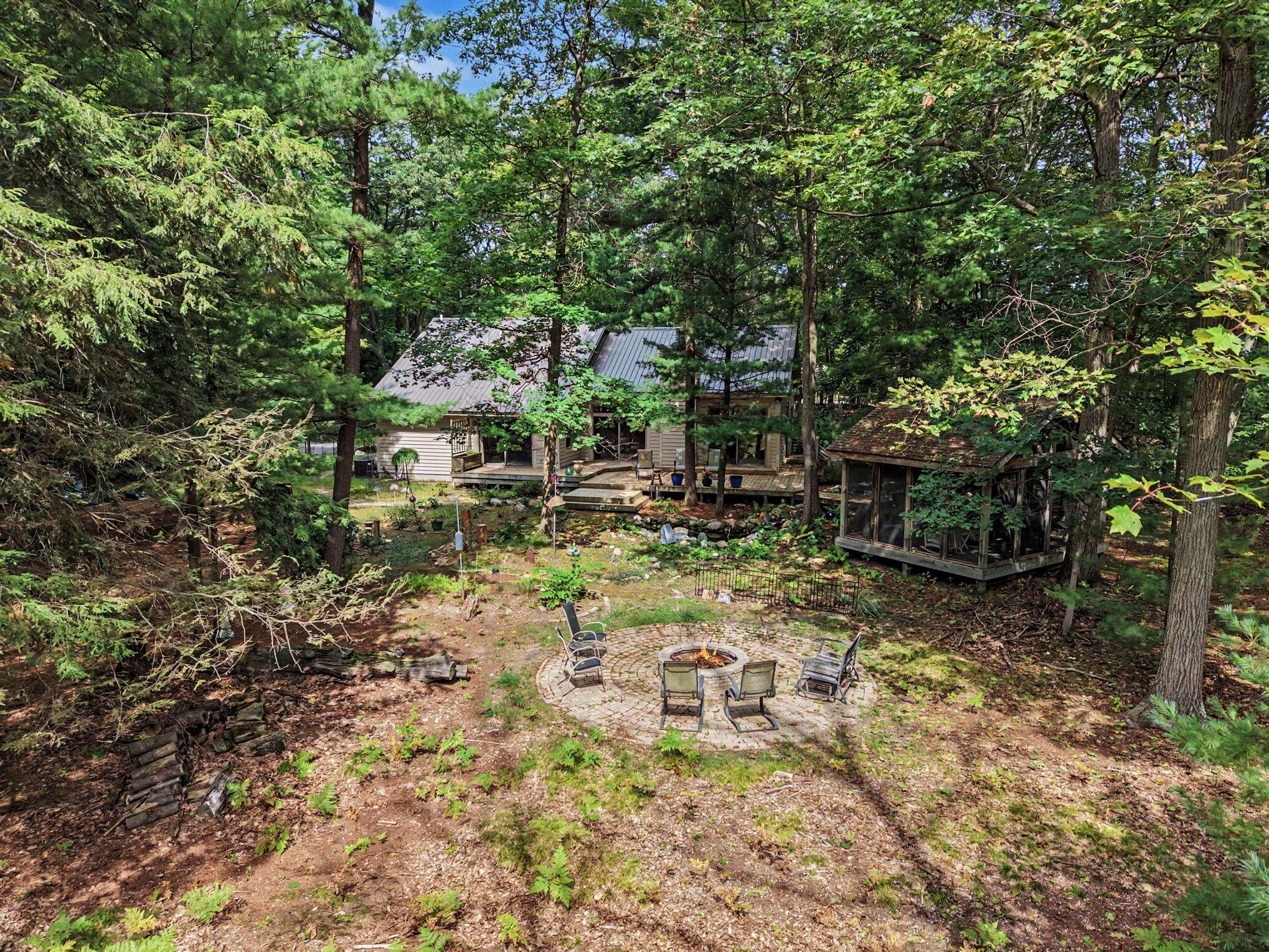 1439 W Sternberg Road Norton Shores MI 49441