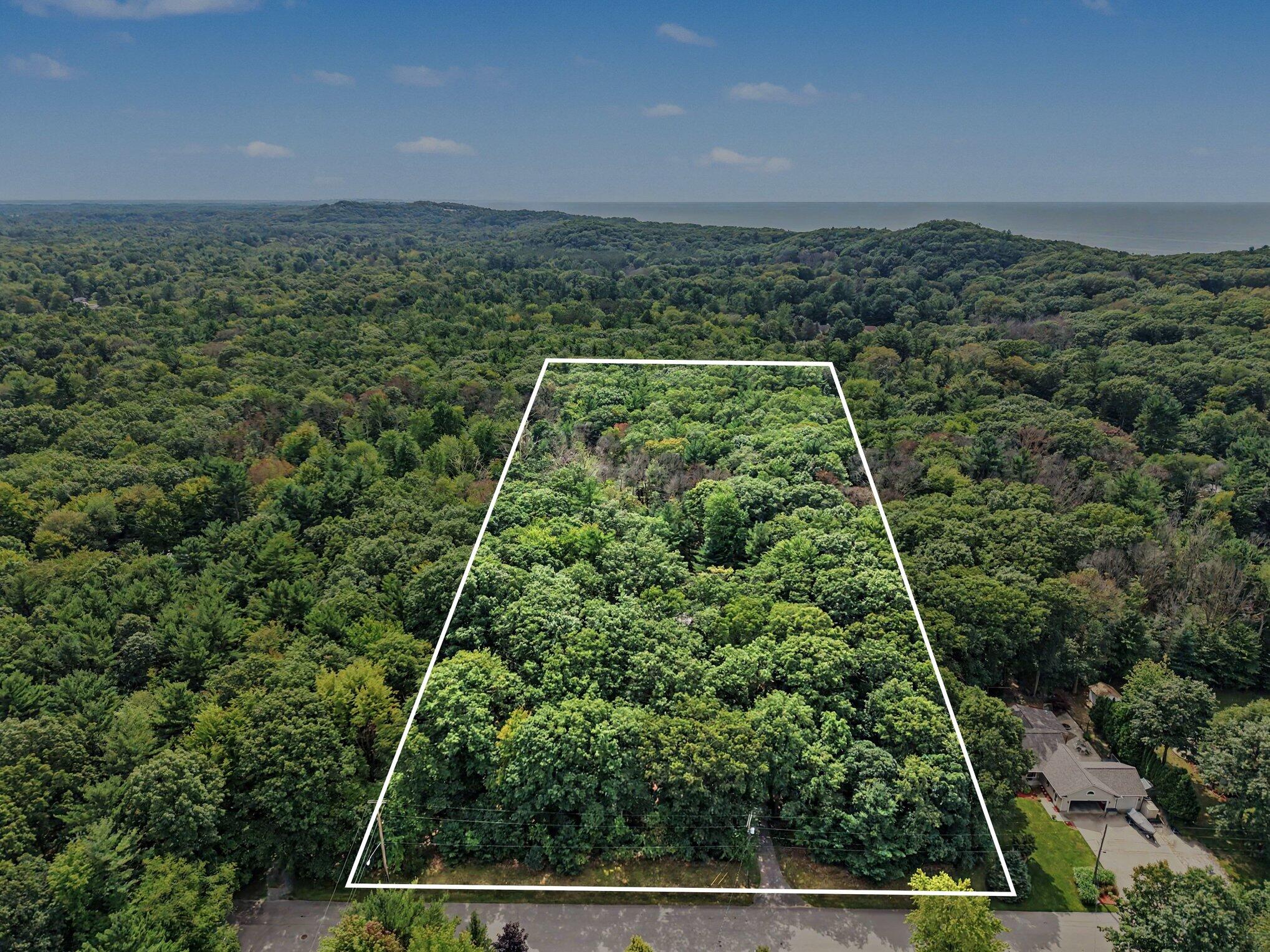 1439 W Sternberg Road Norton Shores MI 49441