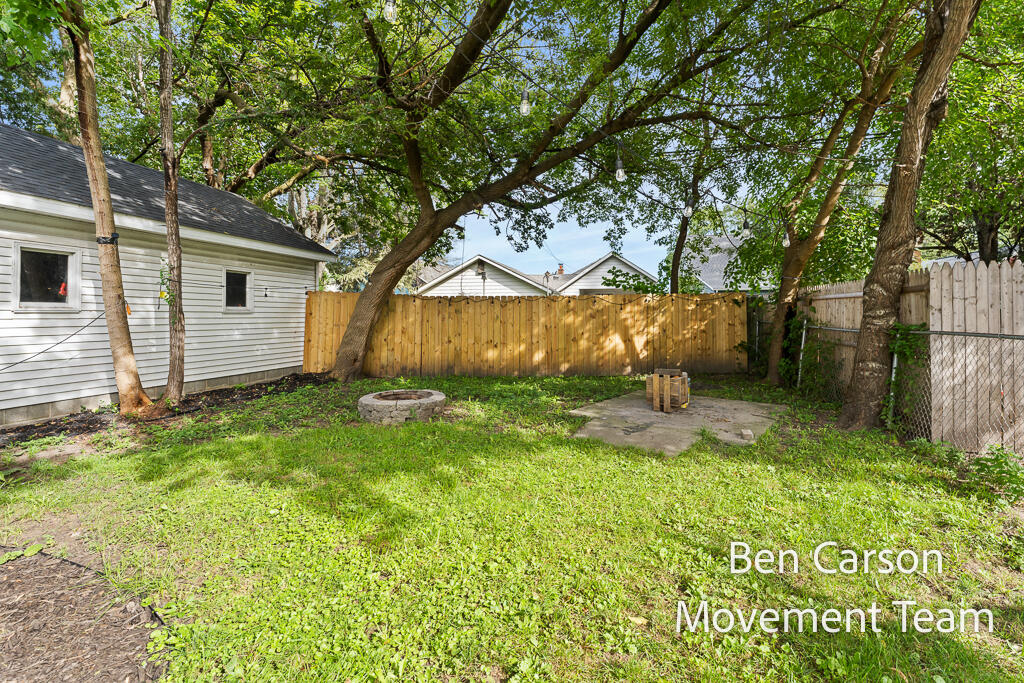 1152 E Dale Avenue Muskegon MI 49441