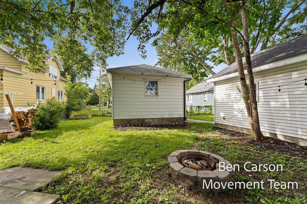 1152 E Dale Avenue Muskegon MI 49441