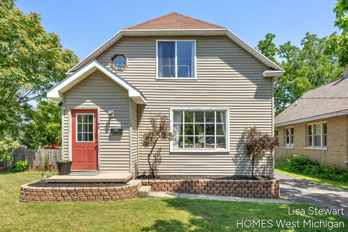 1131 Crescent Street NE Grand Rapids MI 49503