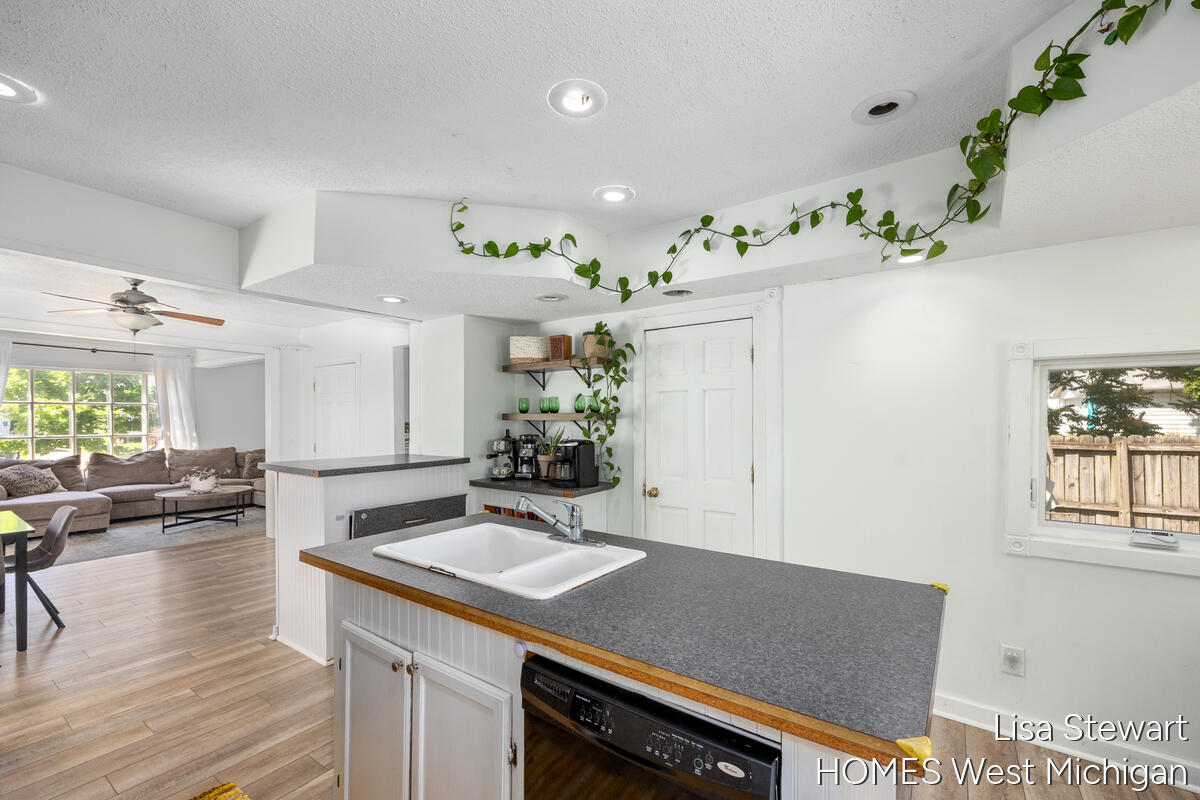 1131 Crescent Street NE Grand Rapids MI 49503