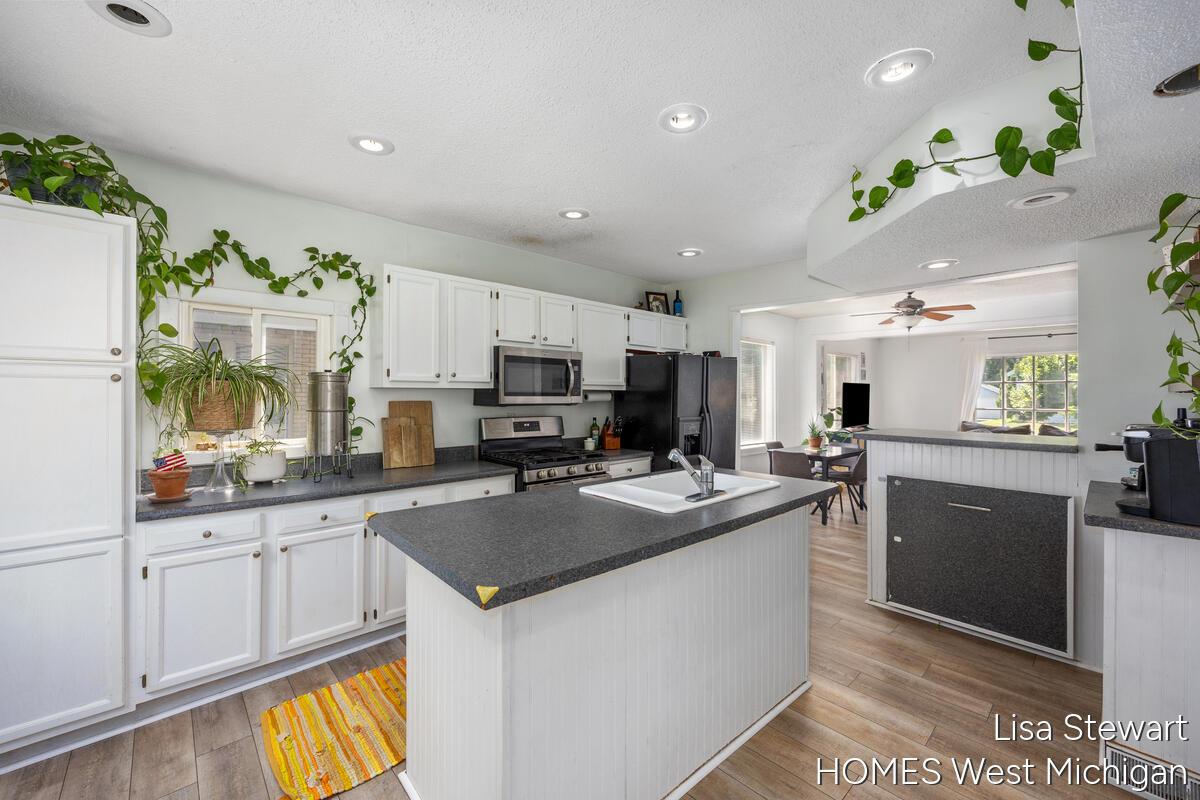 1131 Crescent Street NE Grand Rapids MI 49503