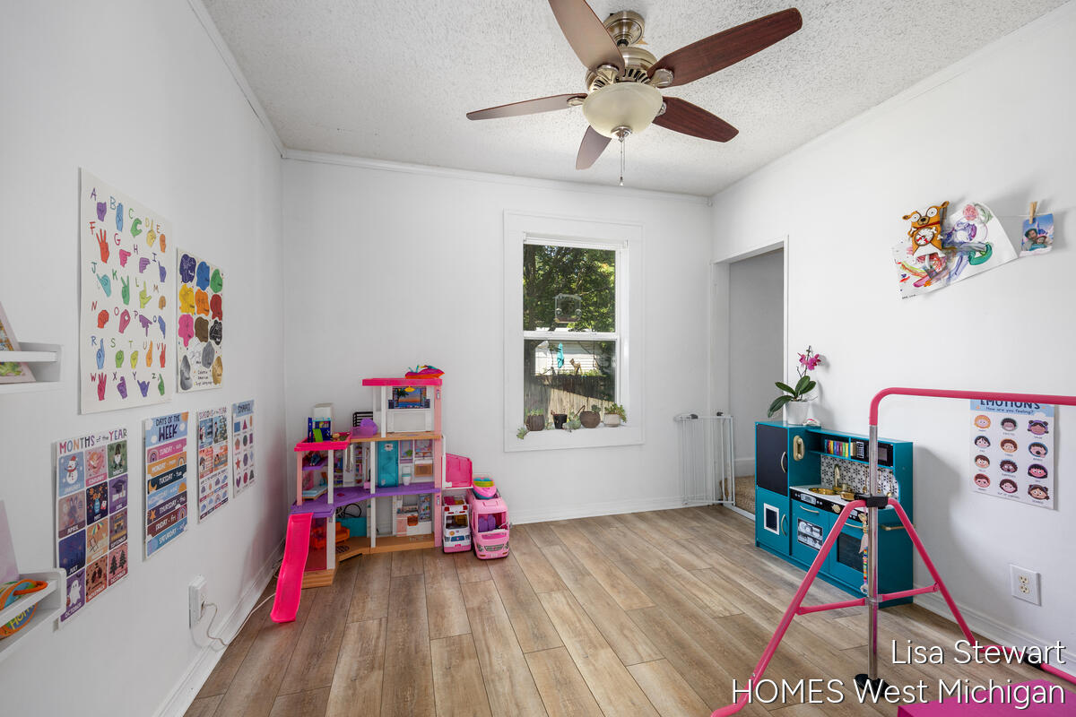 1131 Crescent Street NE Grand Rapids MI 49503