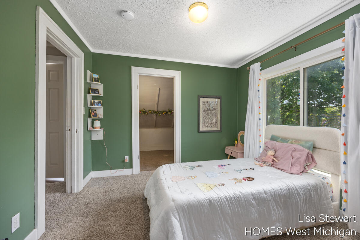 1131 Crescent Street NE Grand Rapids MI 49503