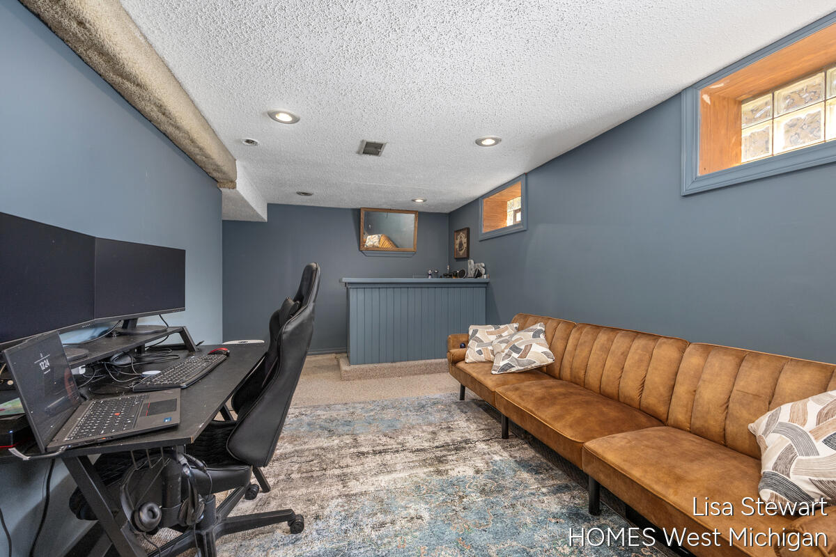 1131 Crescent Street NE Grand Rapids MI 49503