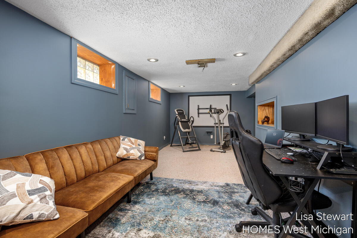 1131 Crescent Street NE Grand Rapids MI 49503