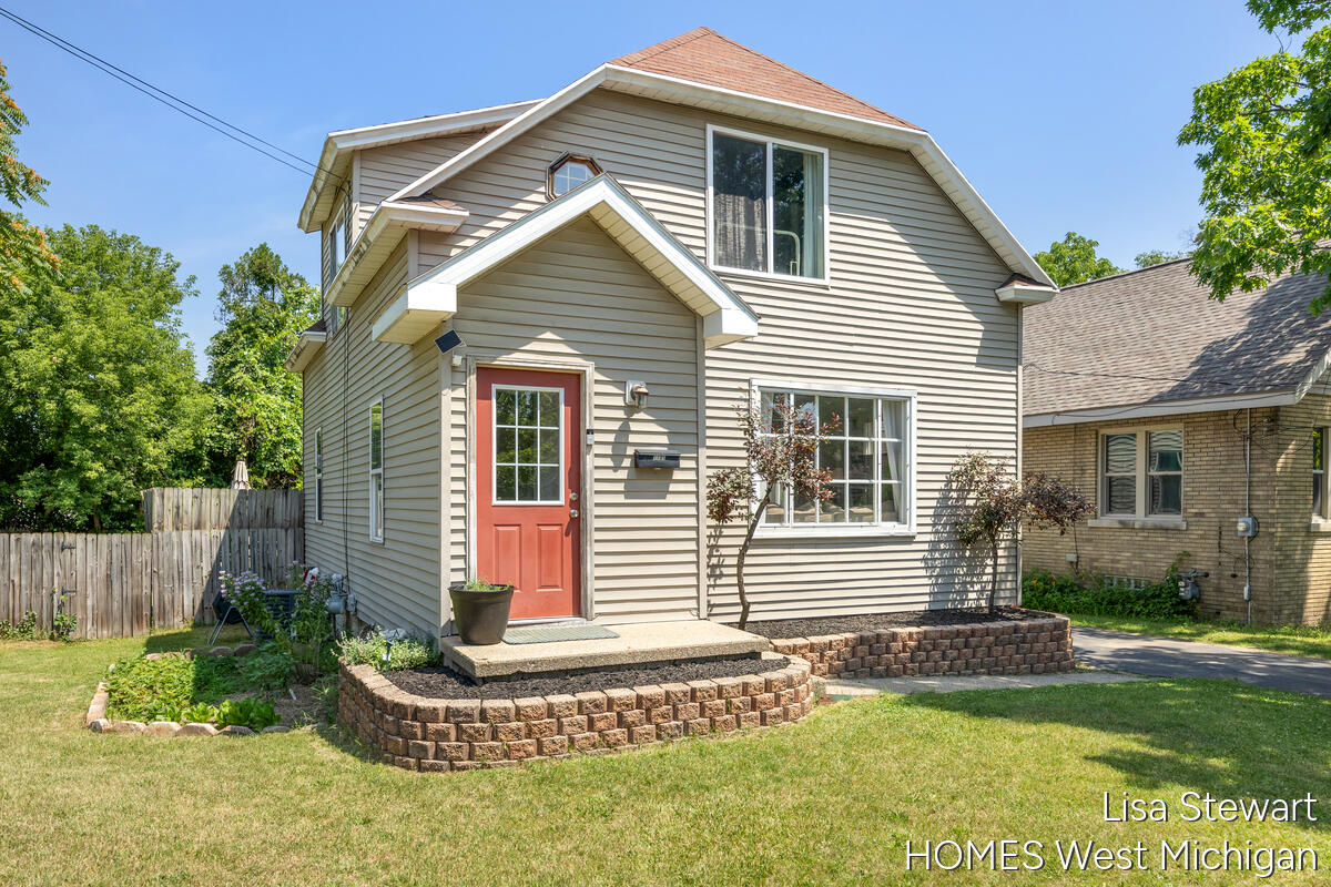 1131 Crescent Street NE Grand Rapids MI 49503