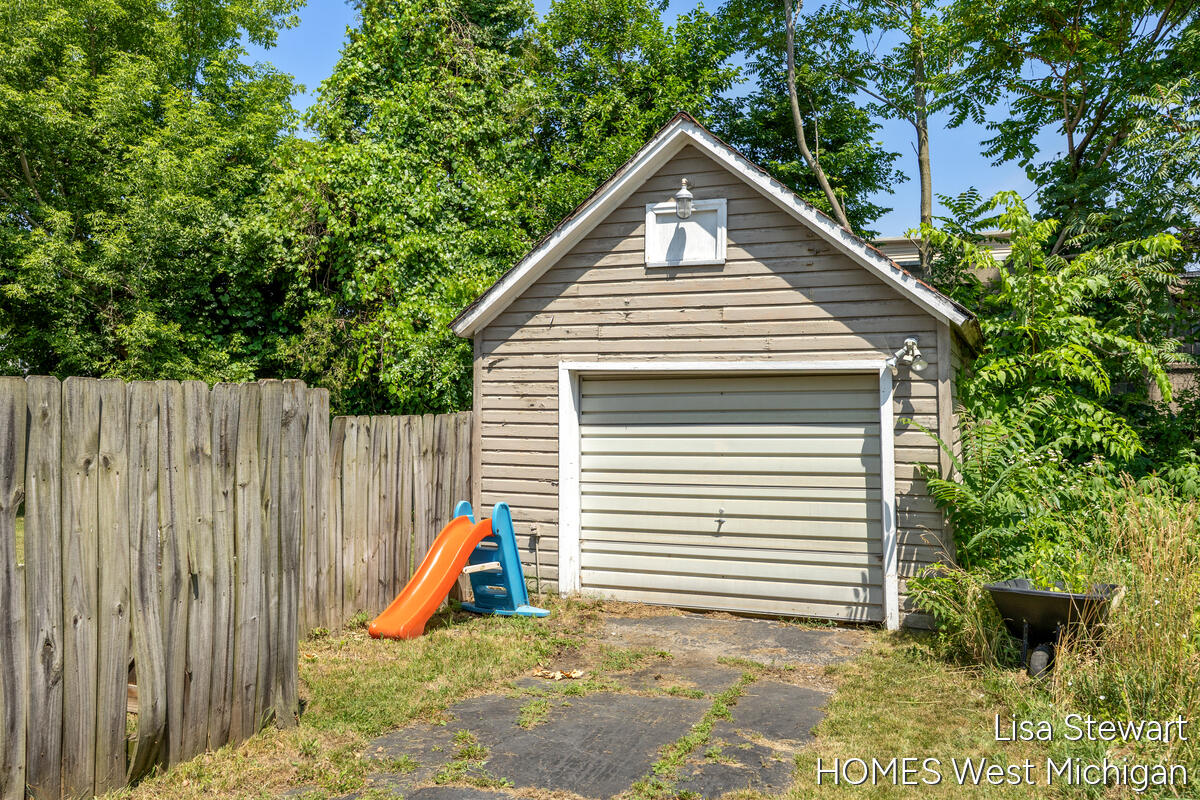 1131 Crescent Street NE Grand Rapids MI 49503