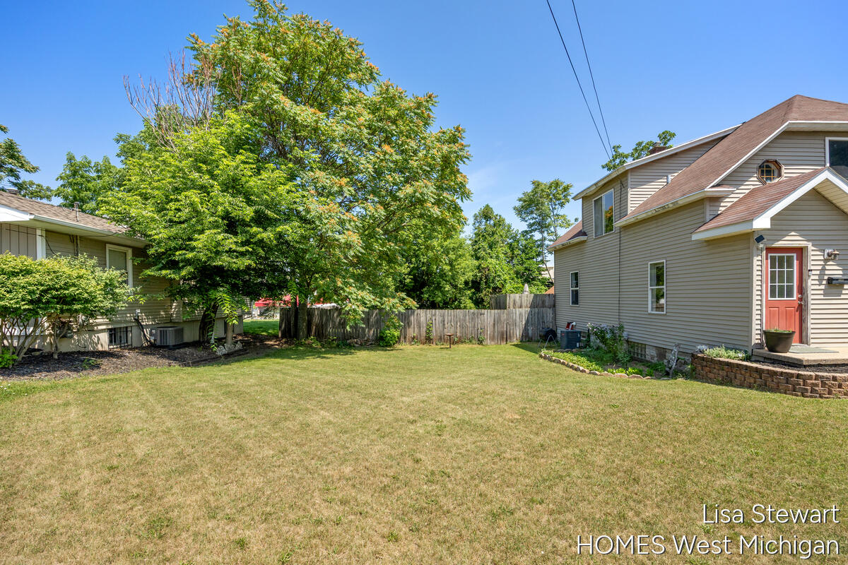 1131 Crescent Street NE Grand Rapids MI 49503