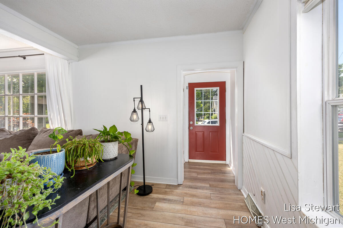 1131 Crescent Street NE Grand Rapids MI 49503