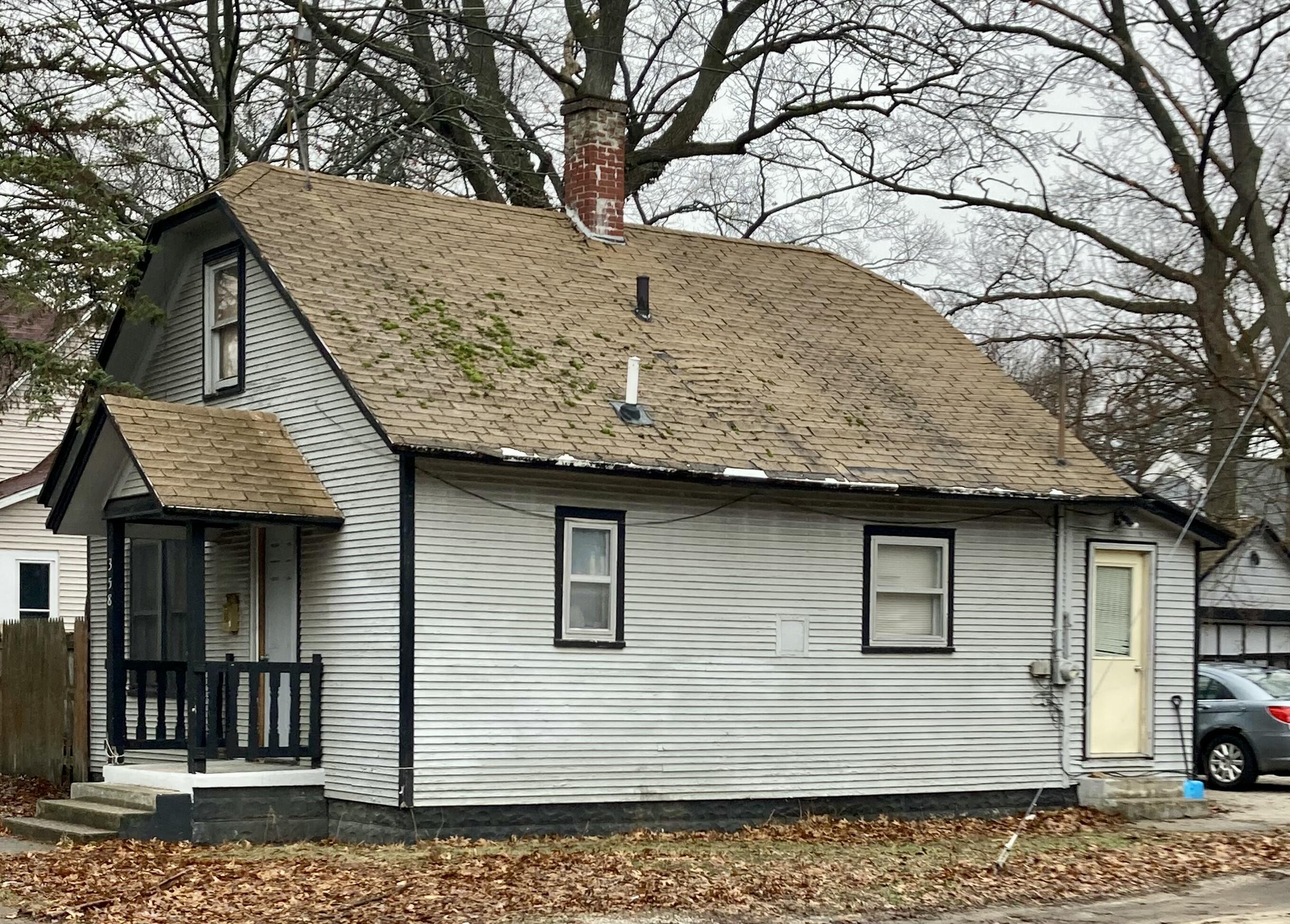 358 E Columbia Avenue Muskegon MI 49444