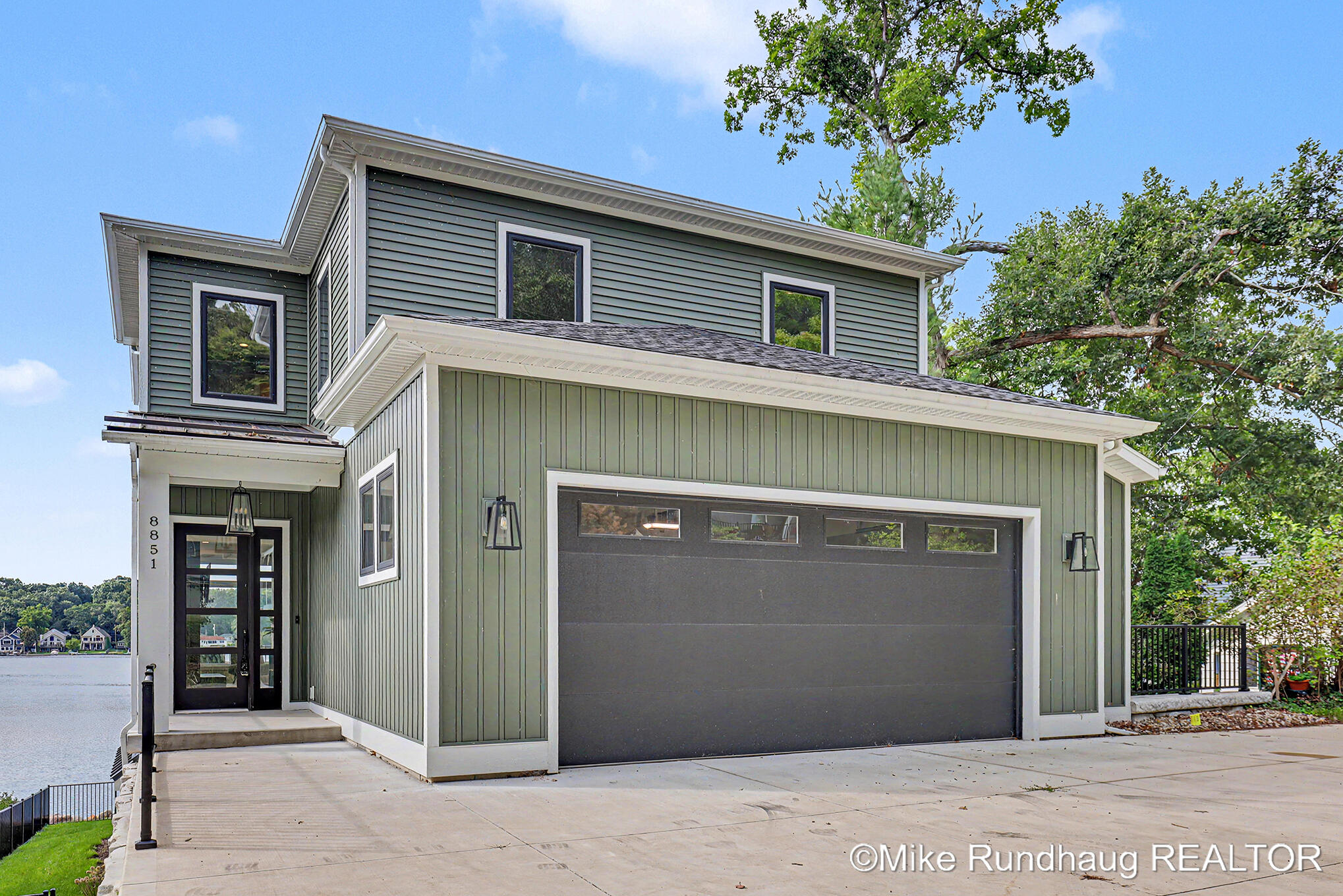 8851 Je-ne-be Drive NE Rockford MI 49341