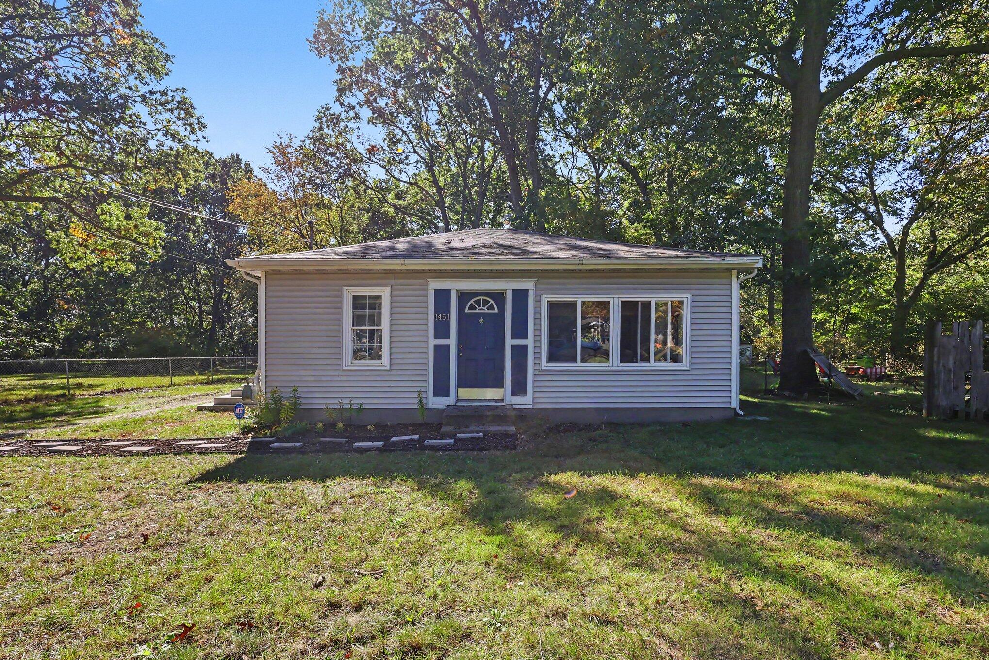 1451 Canterbury Avenue Norton Shores MI 49444