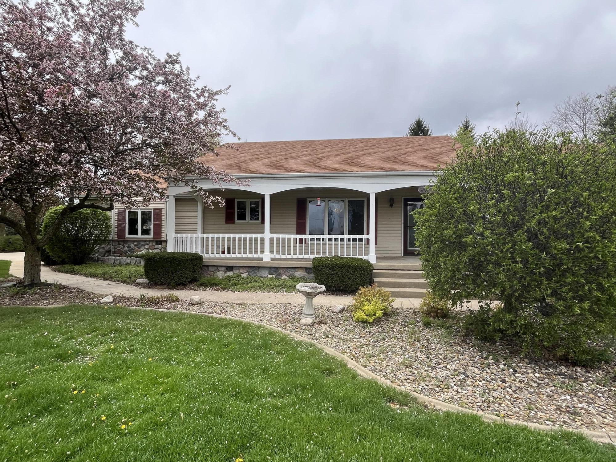 20350 Old 205 Edwardsburg MI 49112