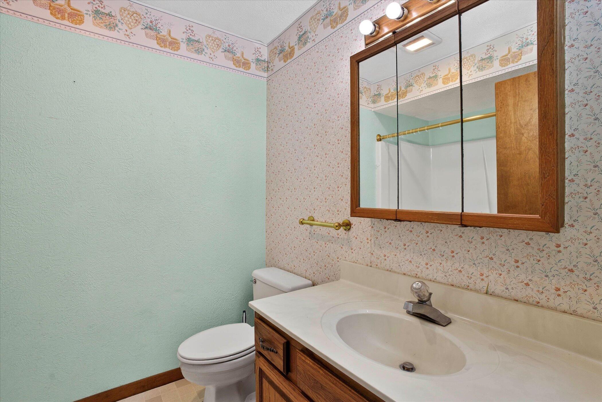 20350 Old 205 Edwardsburg MI 49112