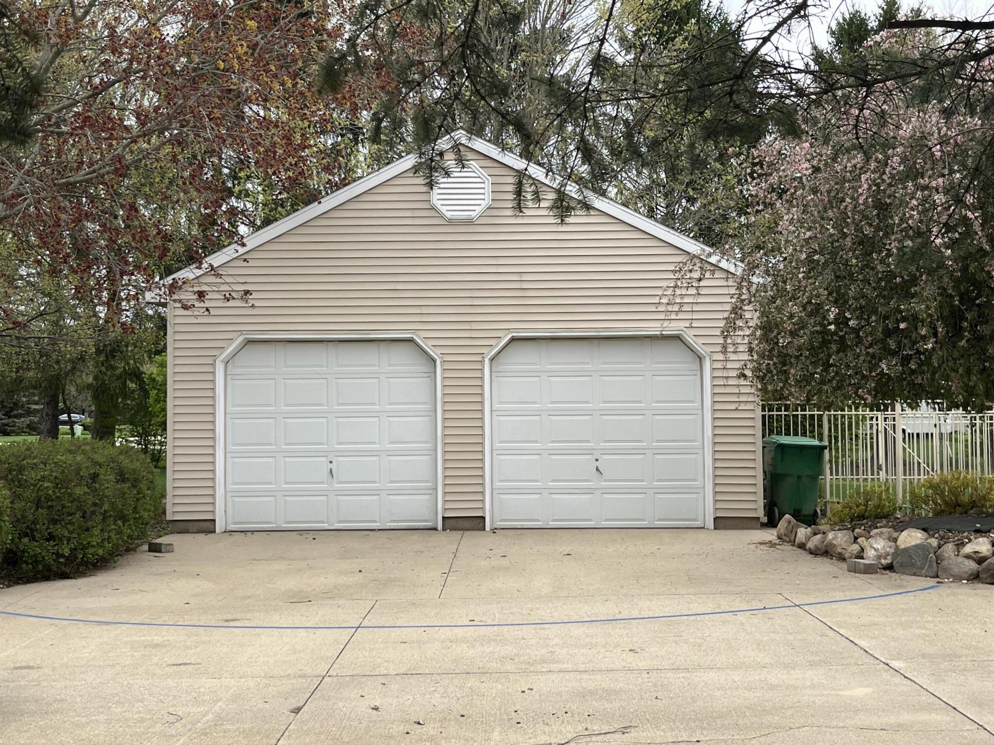 20350 Old 205 Edwardsburg MI 49112