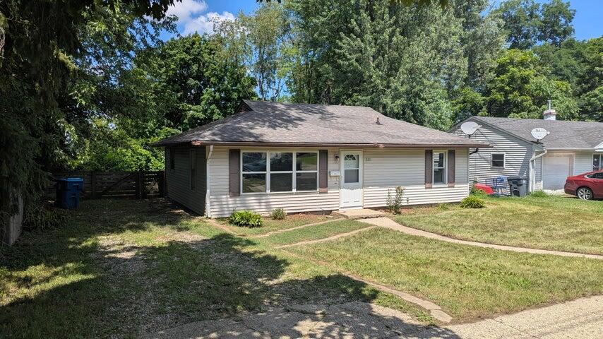 2211 Roseland Avenue Kalamazoo MI 49001