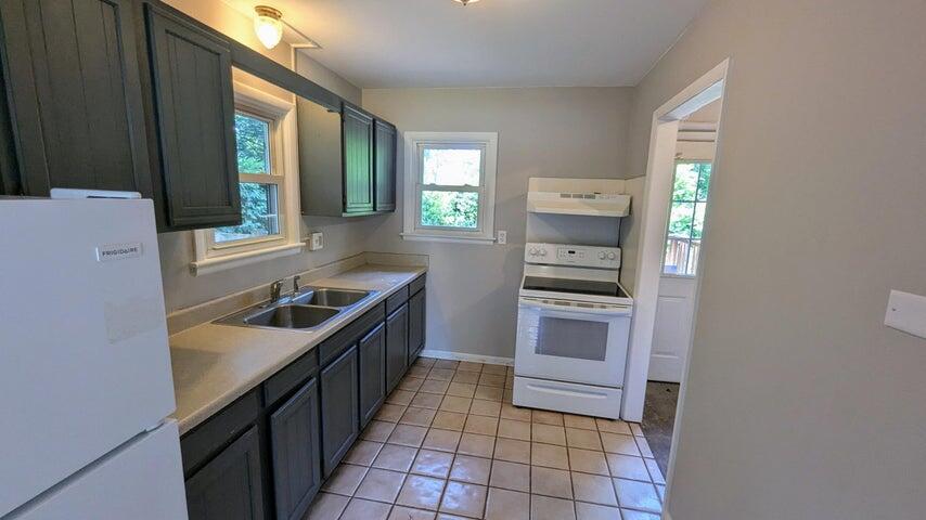 2211 Roseland Avenue Kalamazoo MI 49001