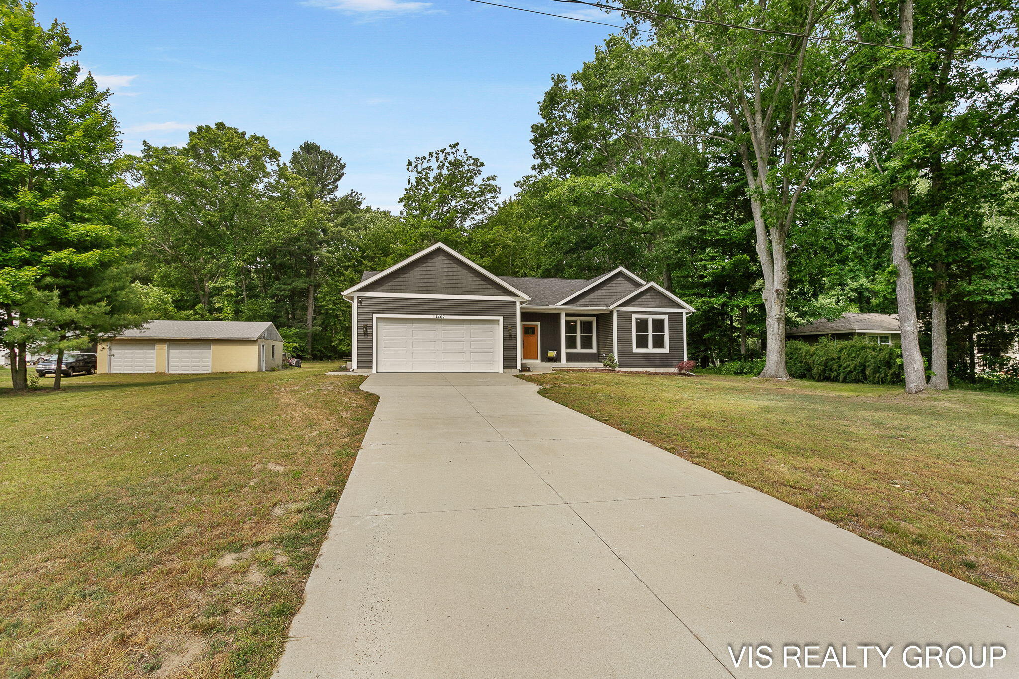 13407 152nd Avenue Grand Haven MI 49417