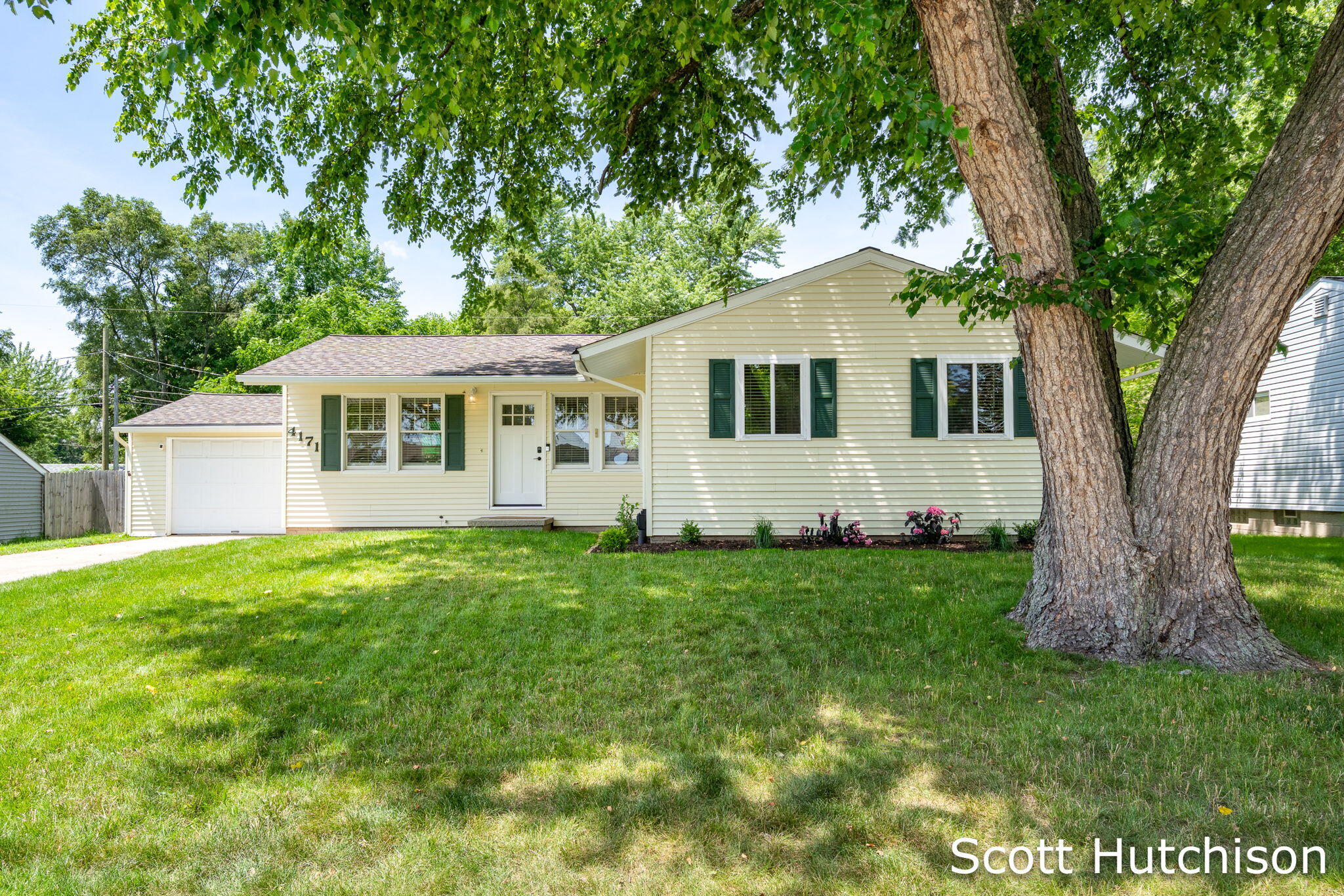 4171 Miramar Avenue NE Grand Rapids MI 49525