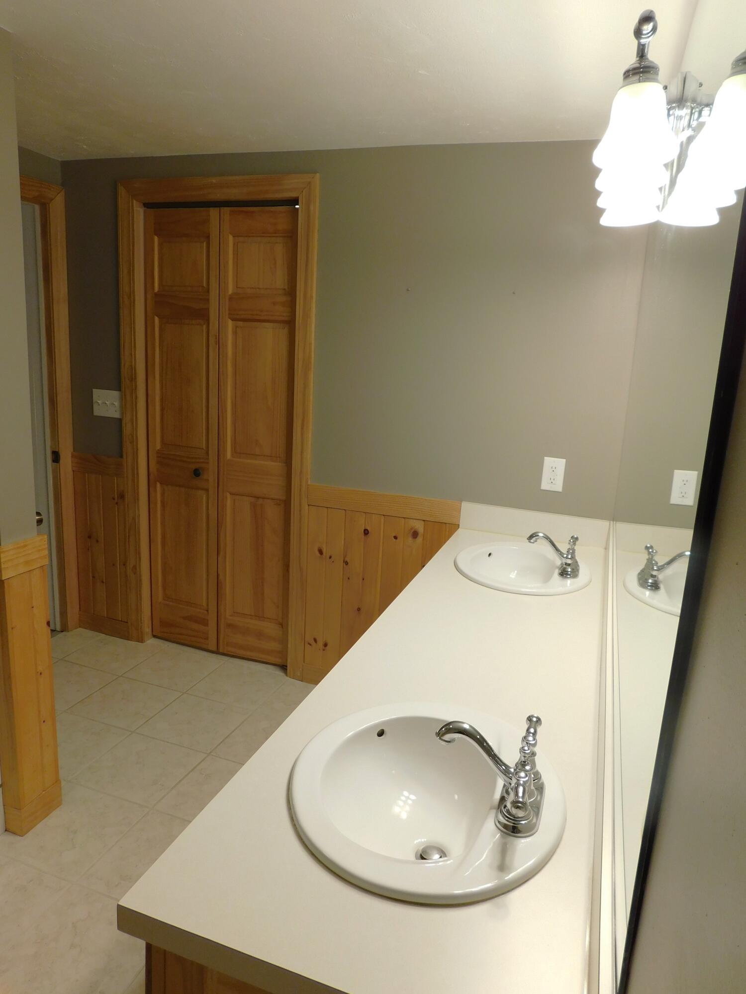 1538 W 32nd Street Holland MI 49423