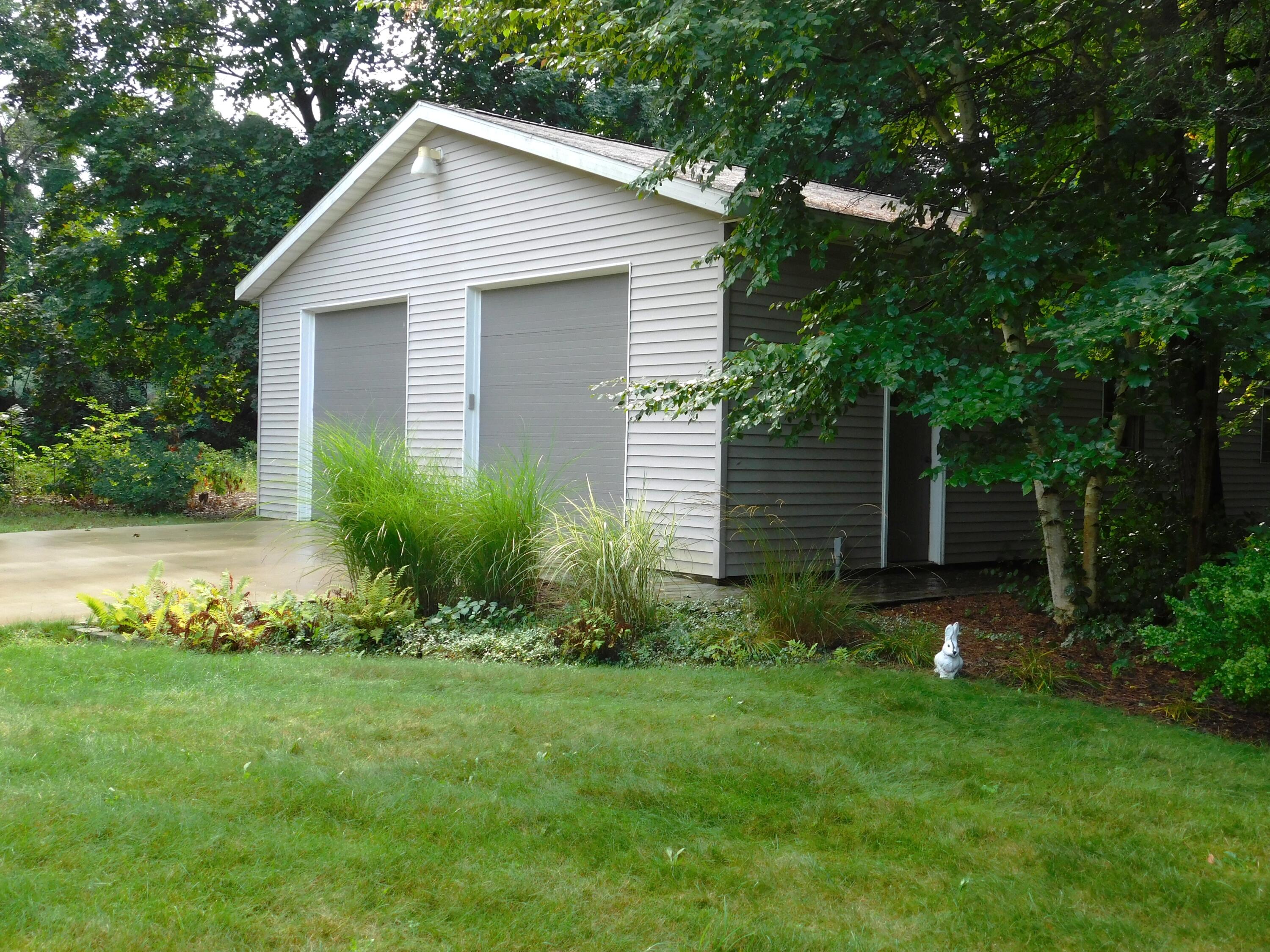 1538 W 32nd Street Holland MI 49423