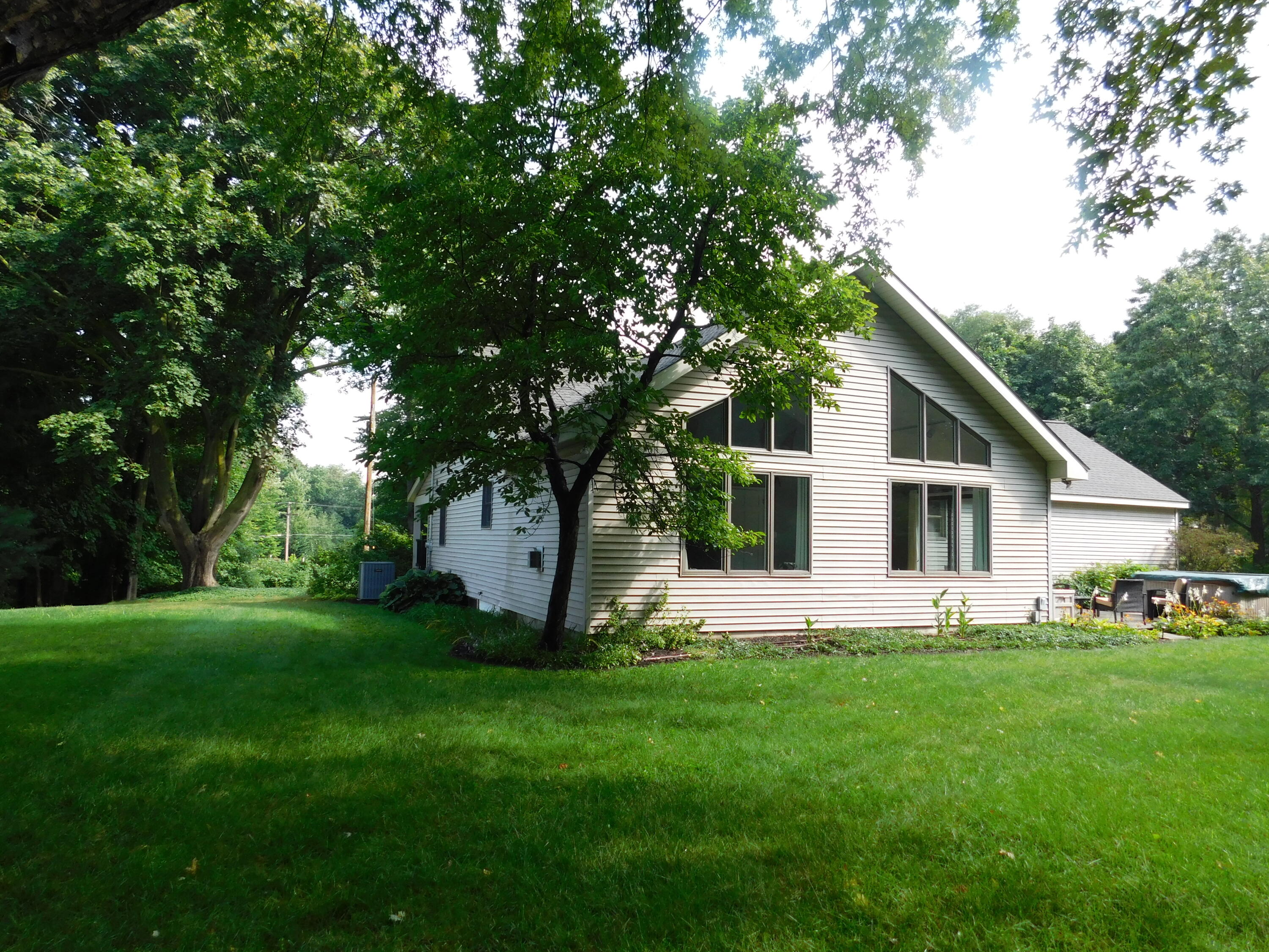 1538 W 32nd Street Holland MI 49423