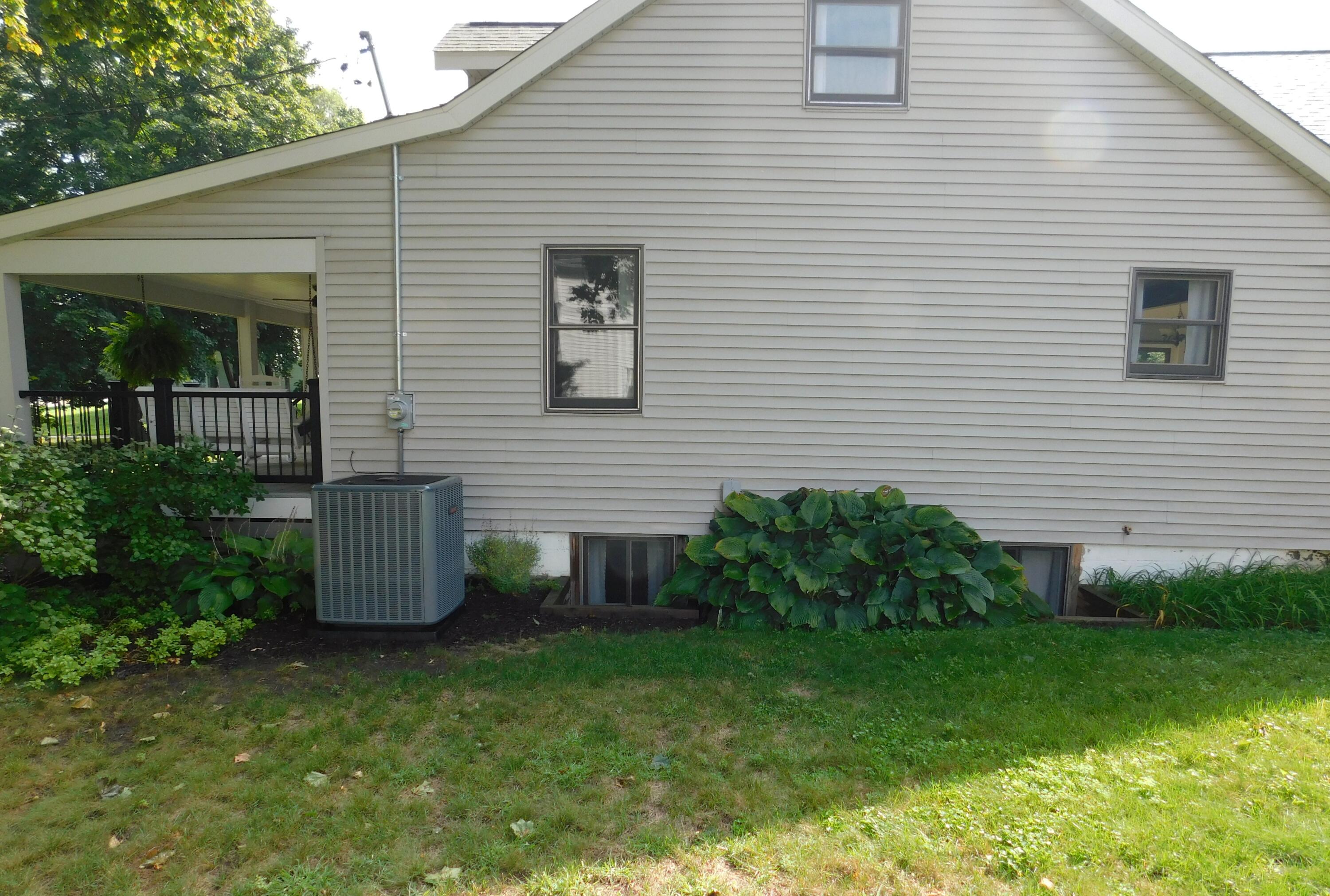 1538 W 32nd Street Holland MI 49423
