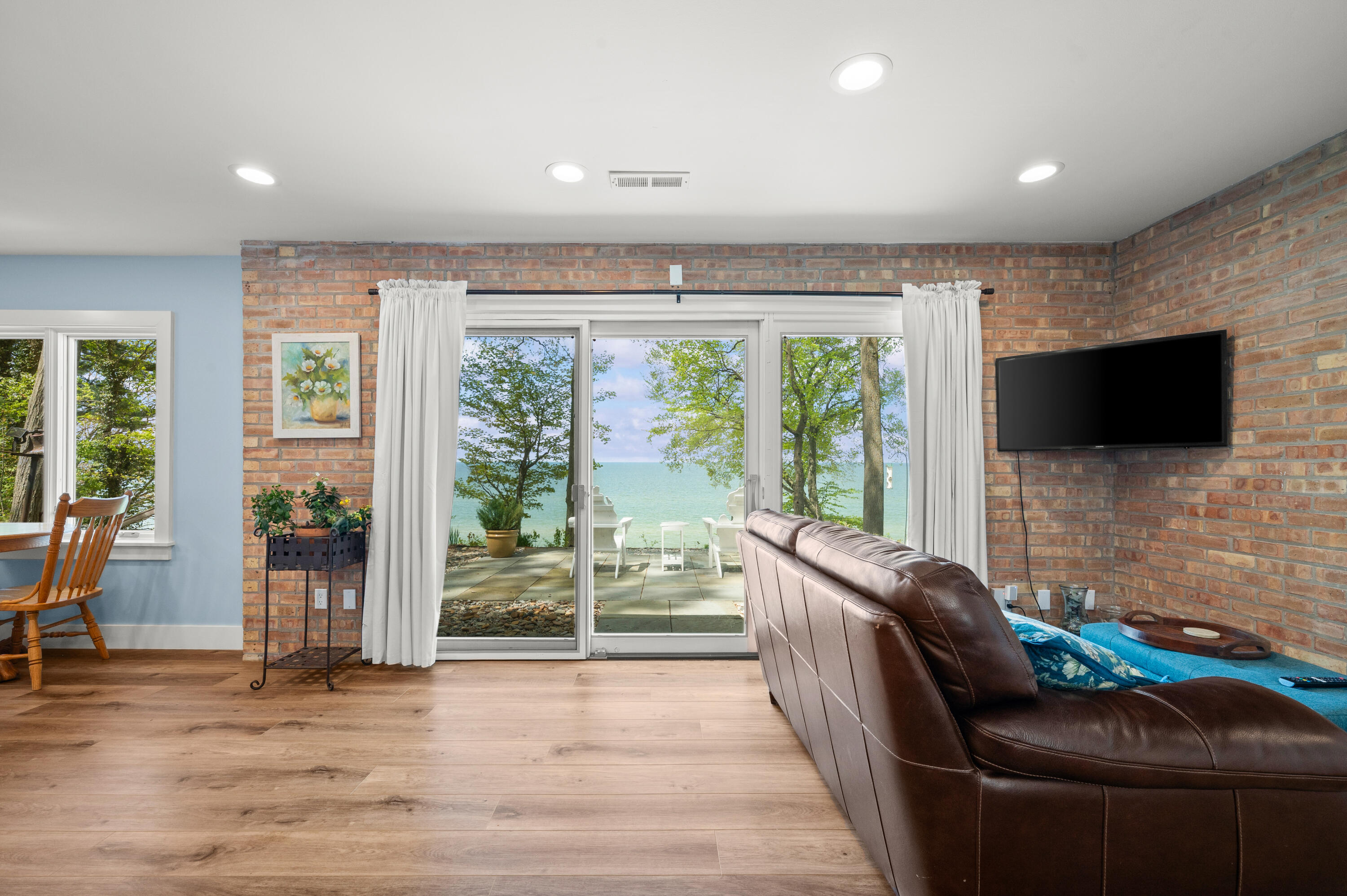 5646 M 63 N Coloma MI 49038