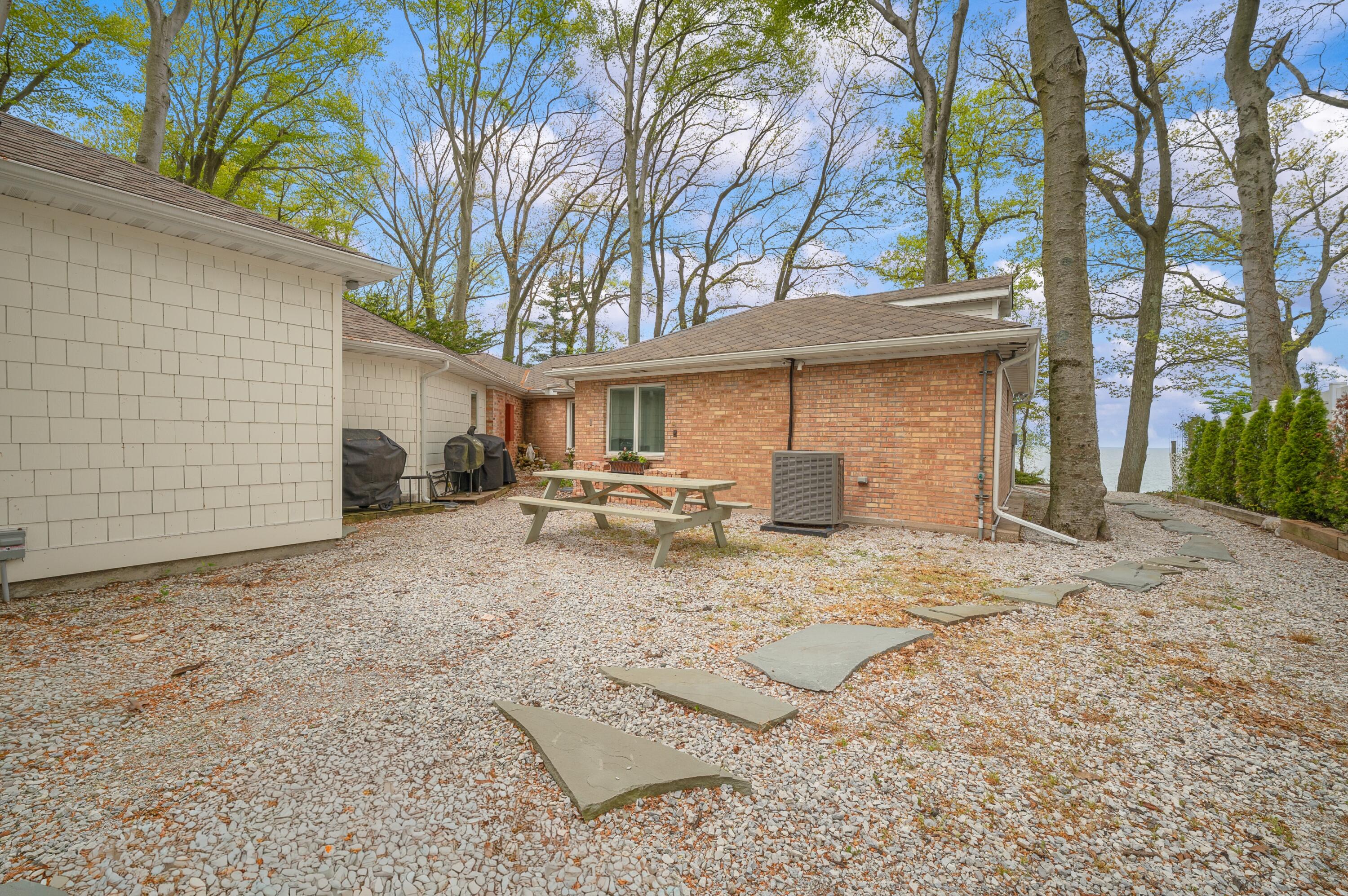 5646 M 63 N Coloma MI 49038