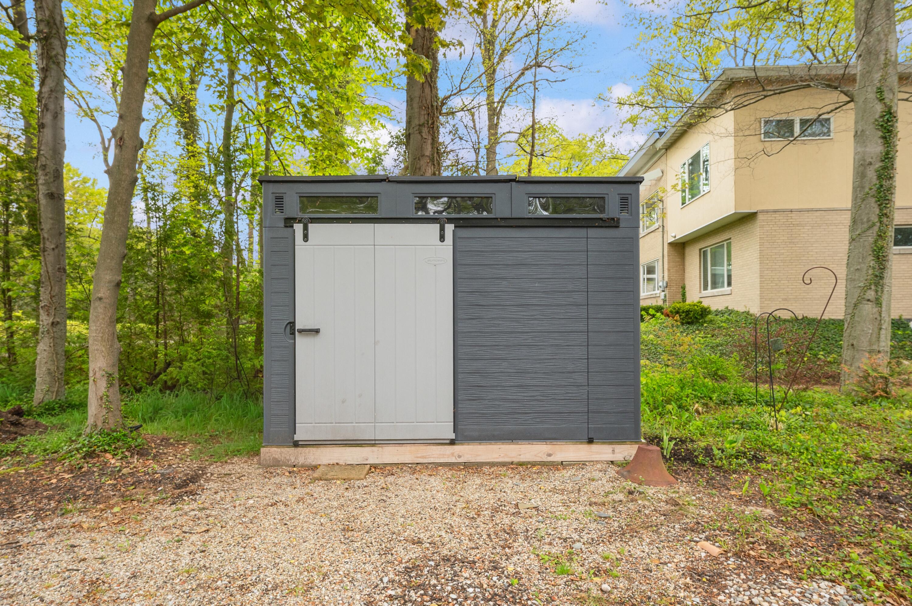 5646 M 63 N Coloma MI 49038